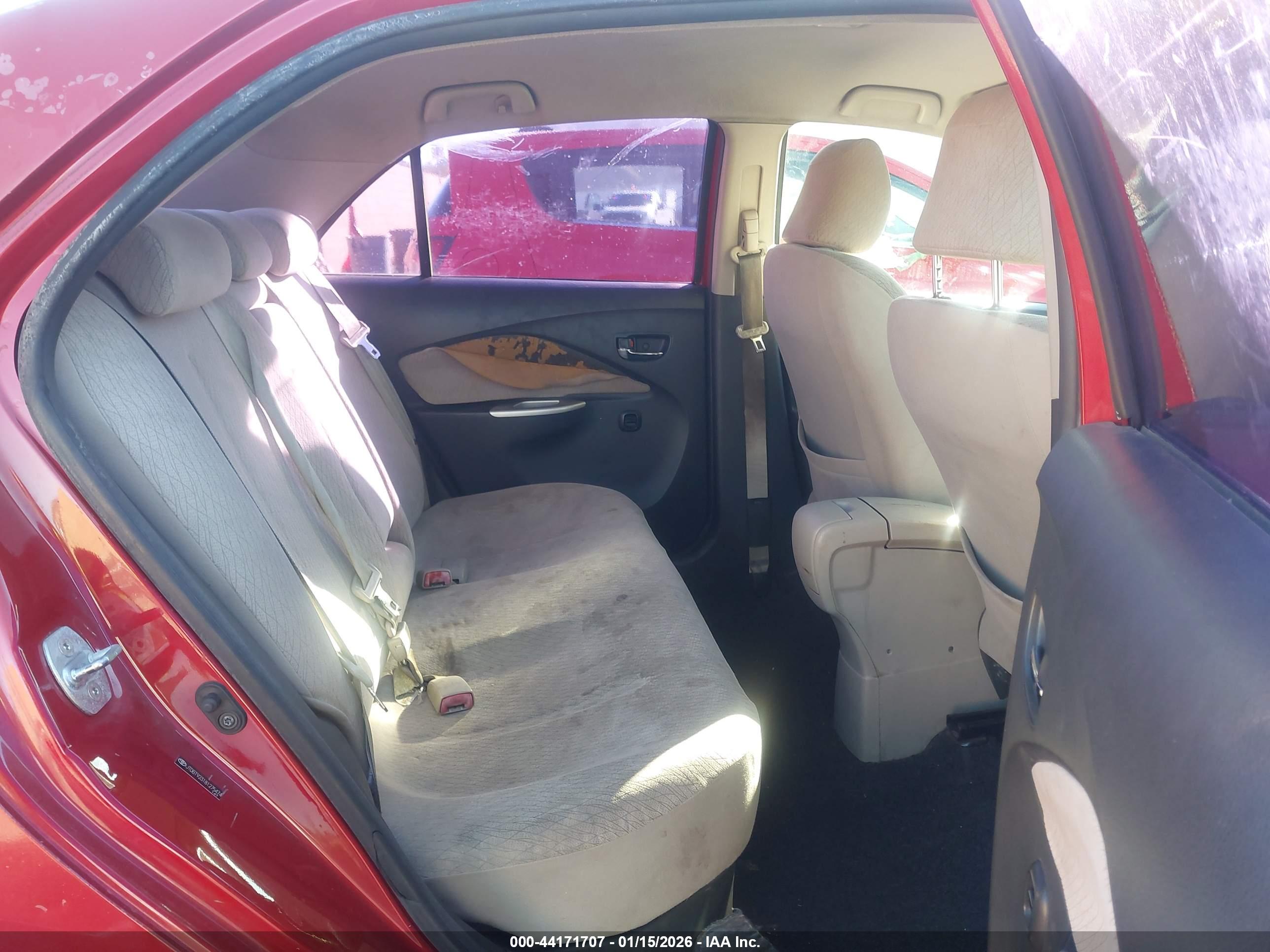 TOYOTA YARIS image 8