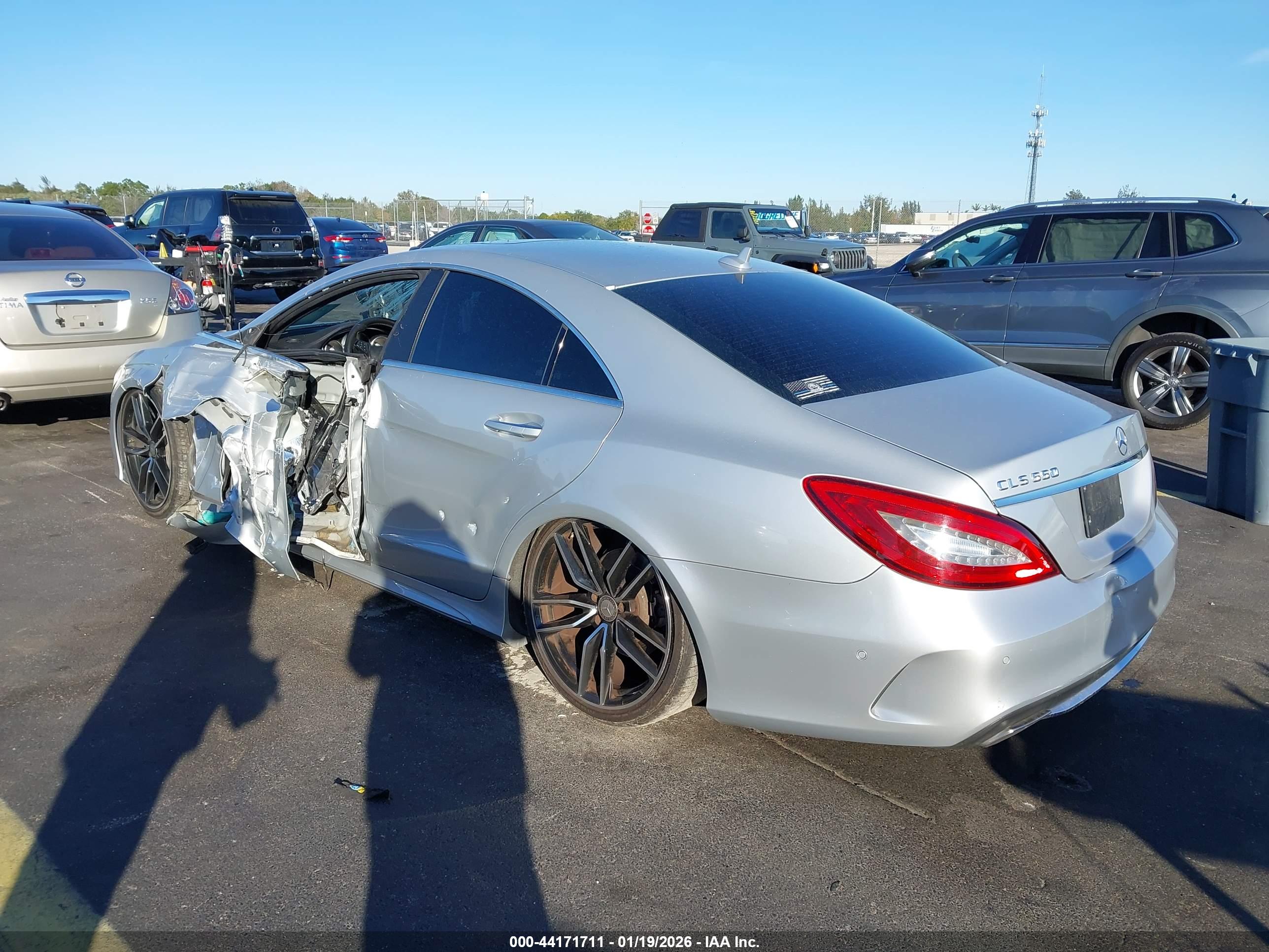 MERCEDES-BENZ CLS image 3