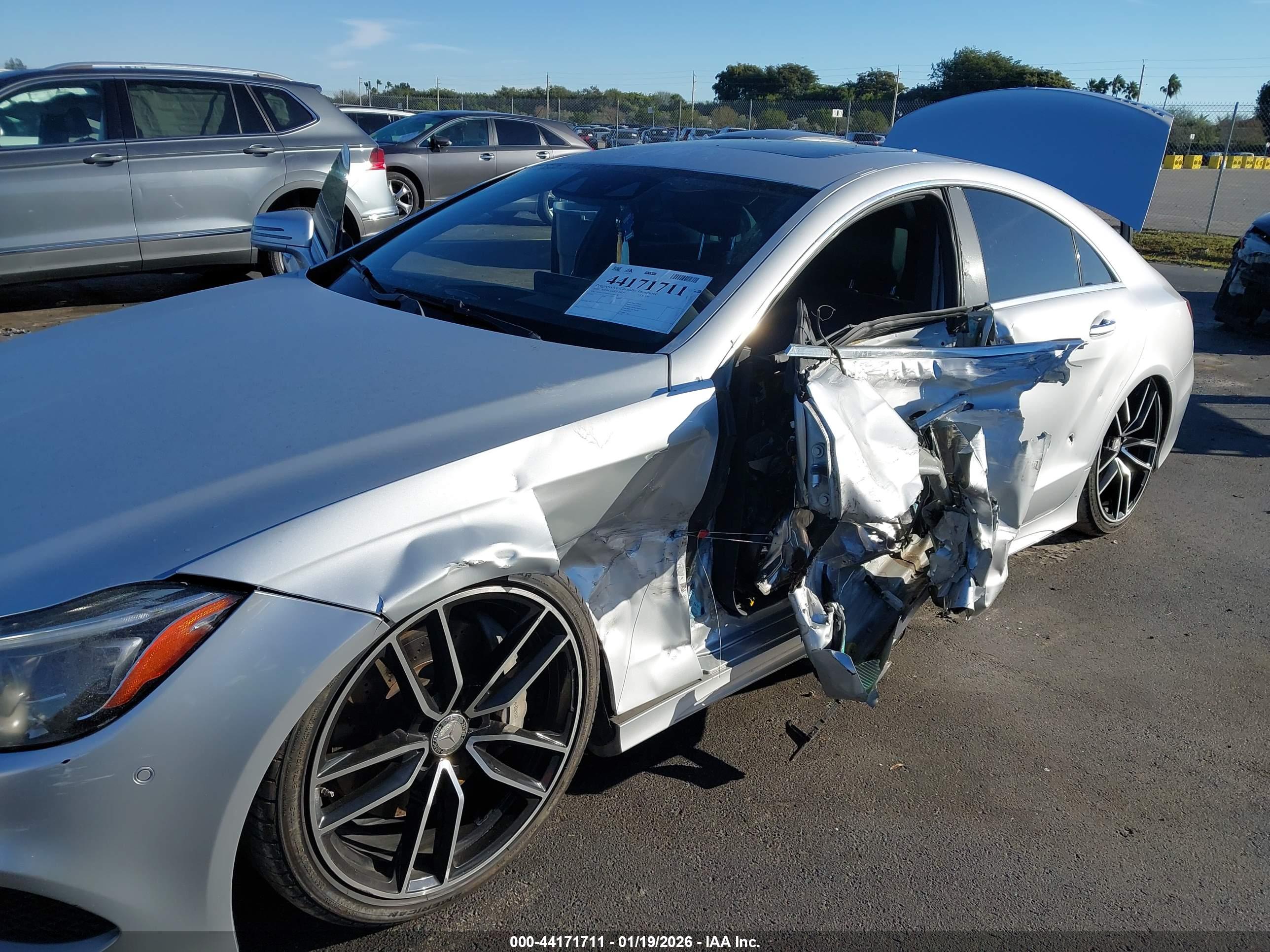 MERCEDES-BENZ CLS image 6
