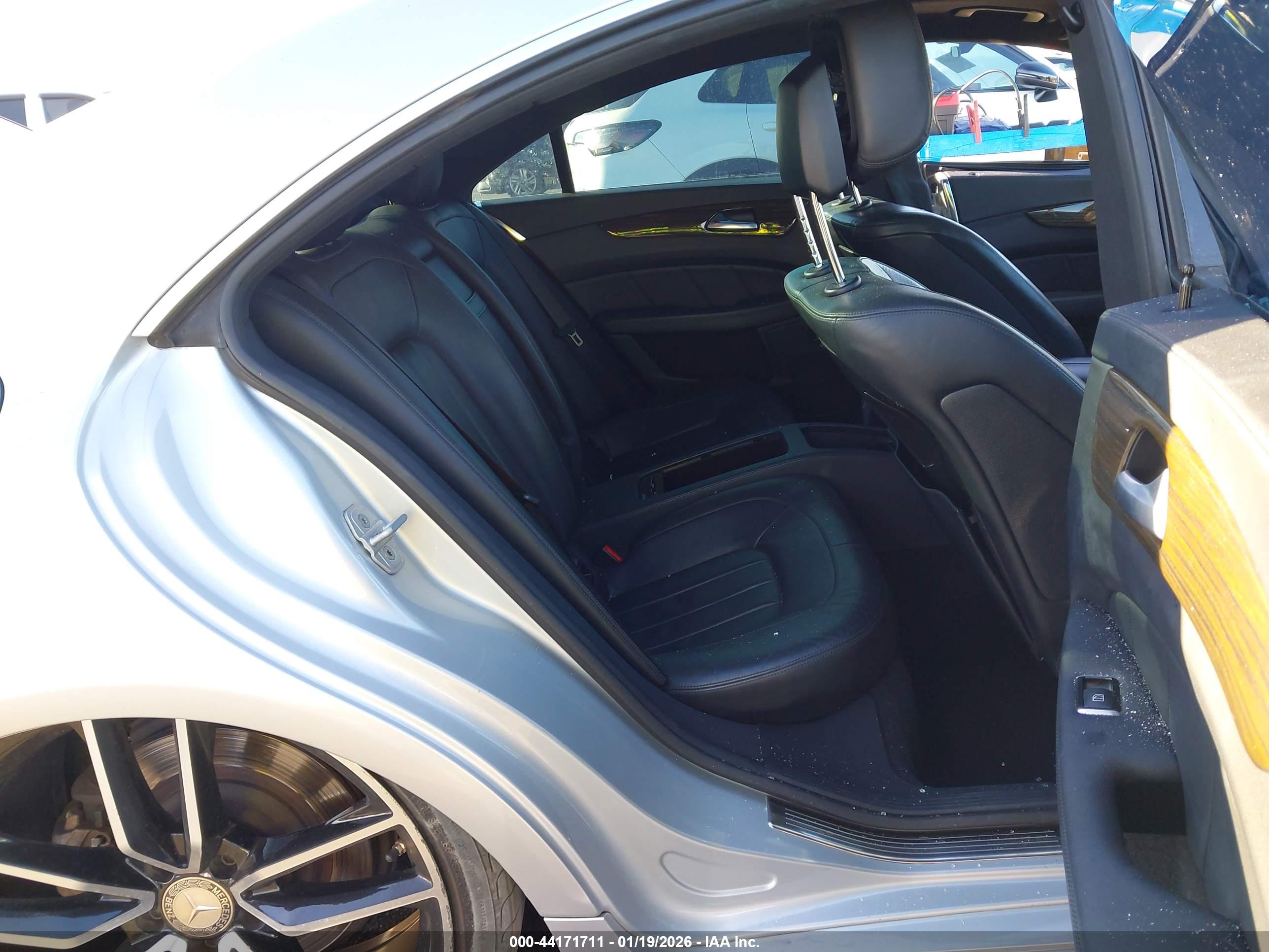 MERCEDES-BENZ CLS image 8