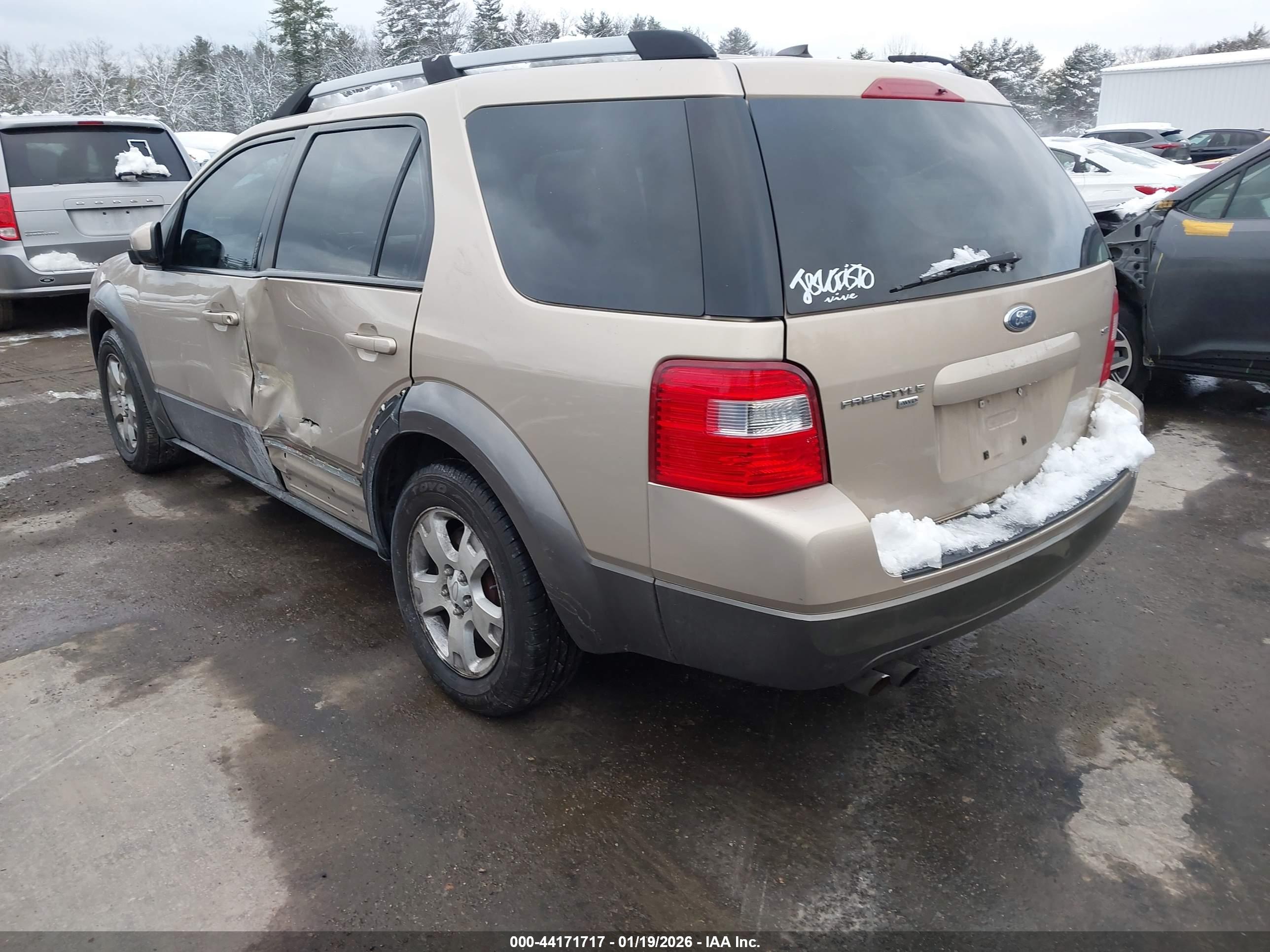 FORD FREESTYLE image 3