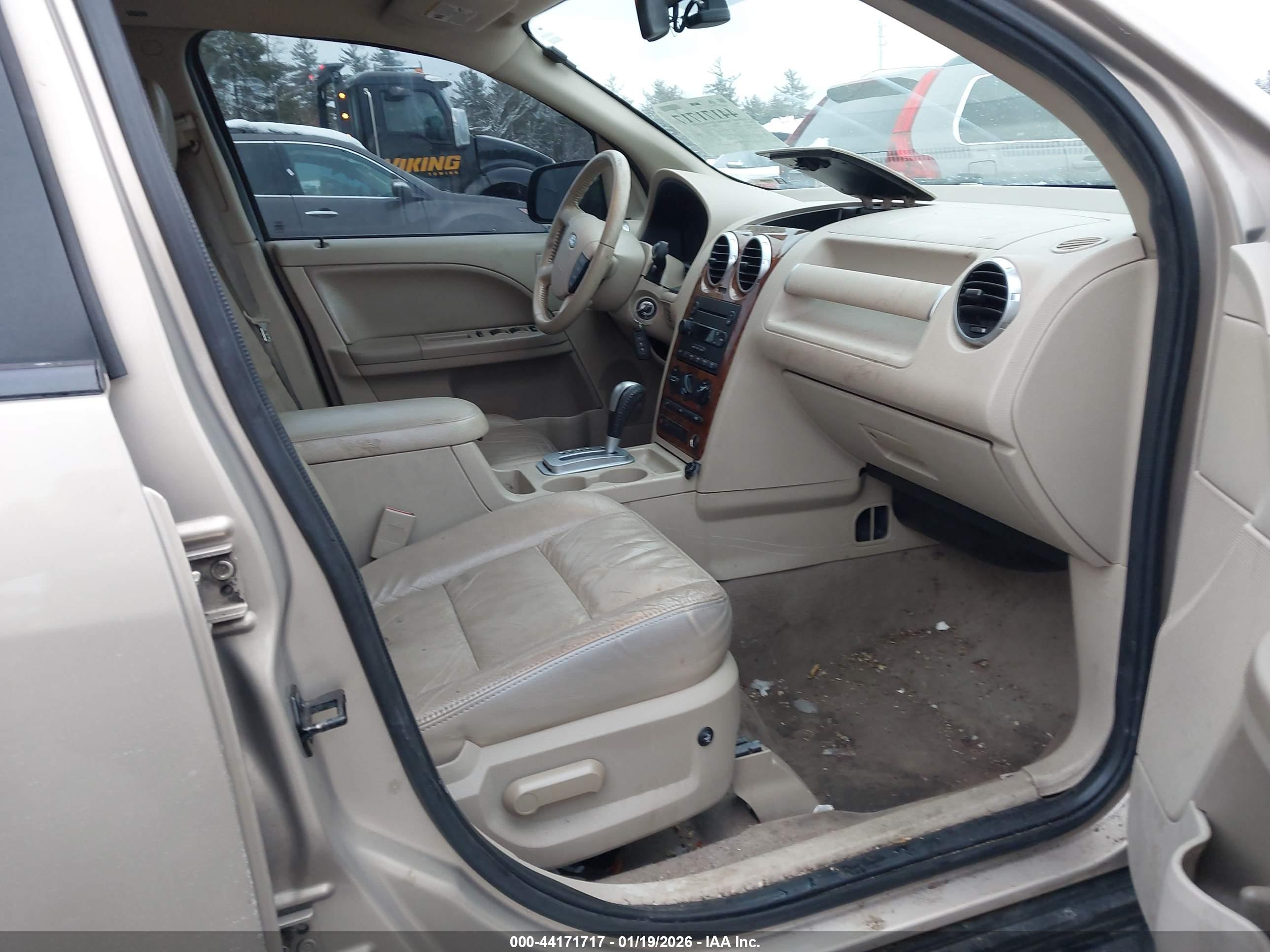 FORD FREESTYLE image 5