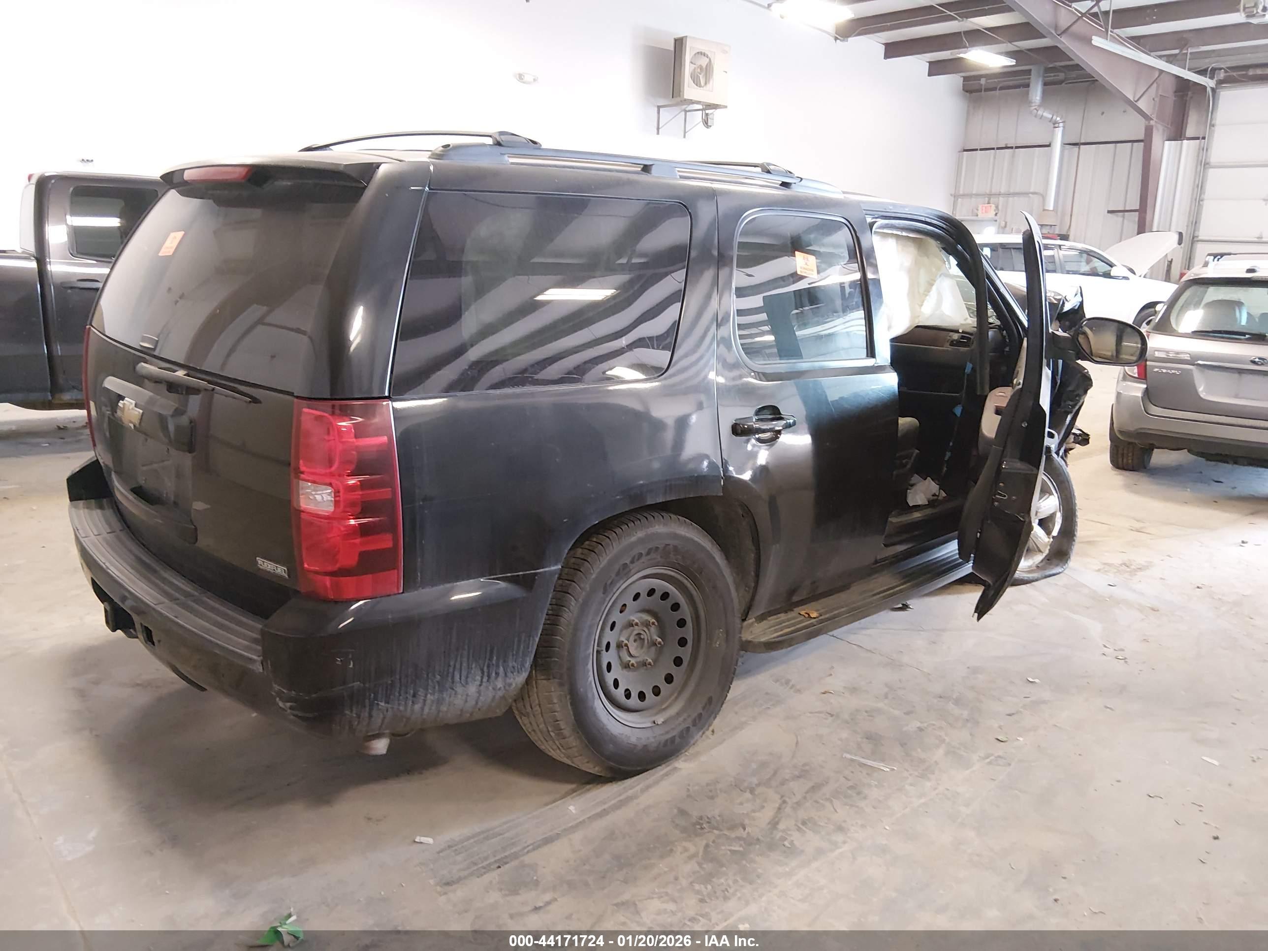 CHEVROLET TAHOE image 4