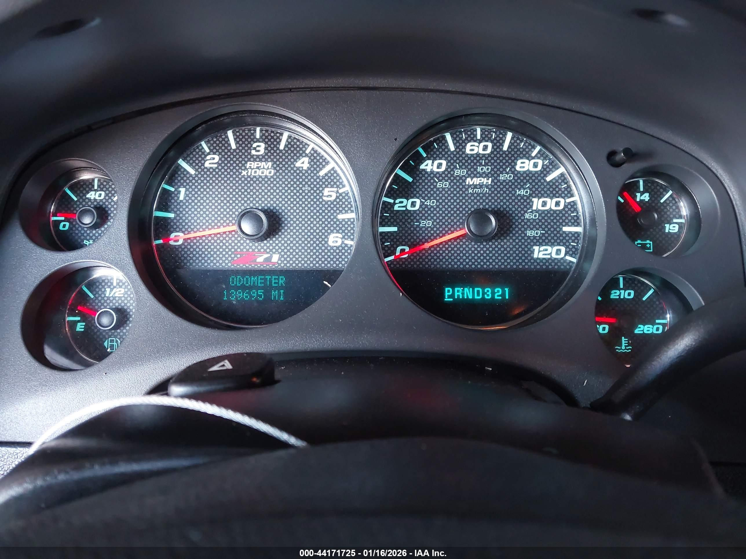 CHEVROLET TAHOE image 7