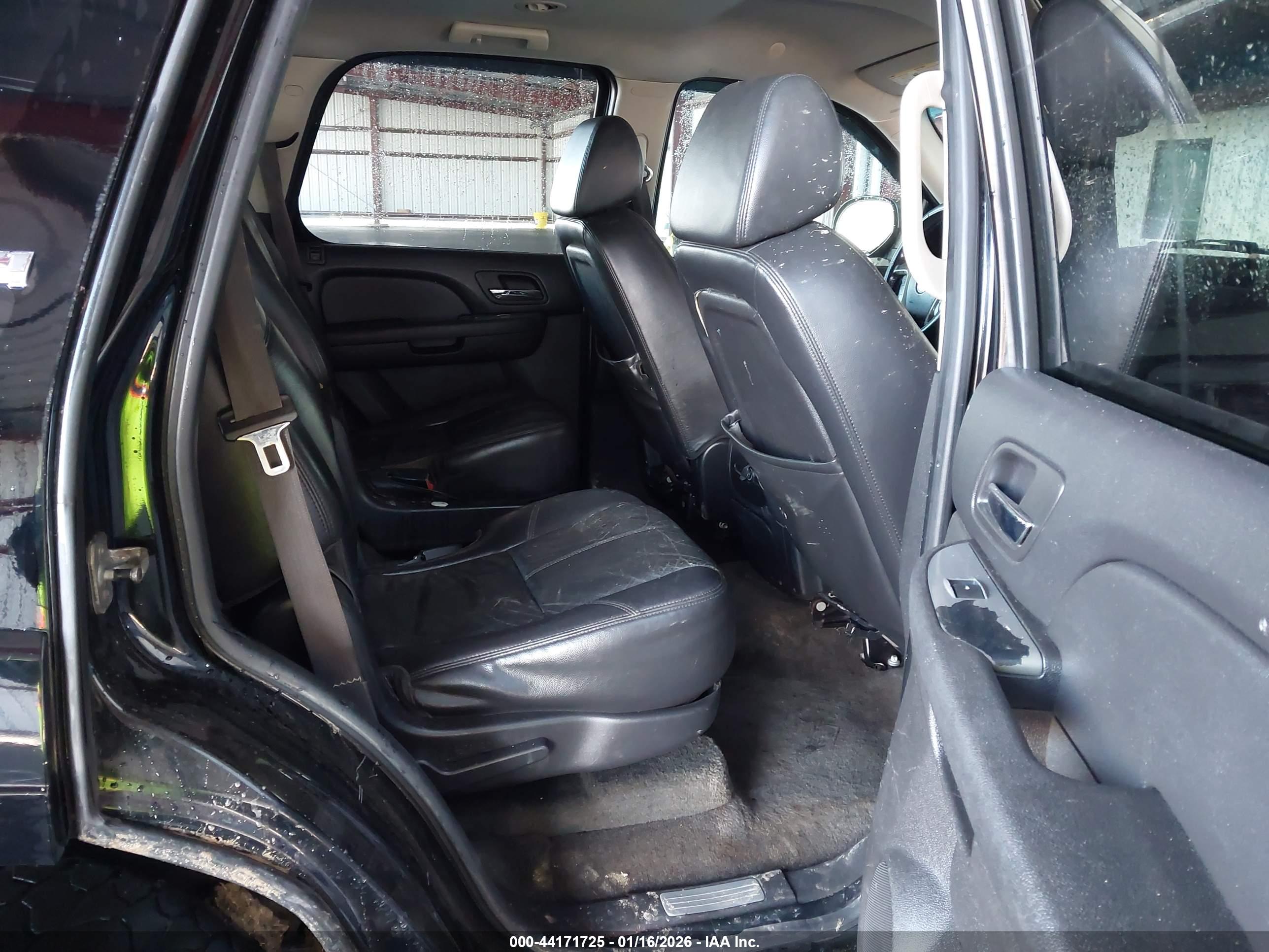 CHEVROLET TAHOE image 8