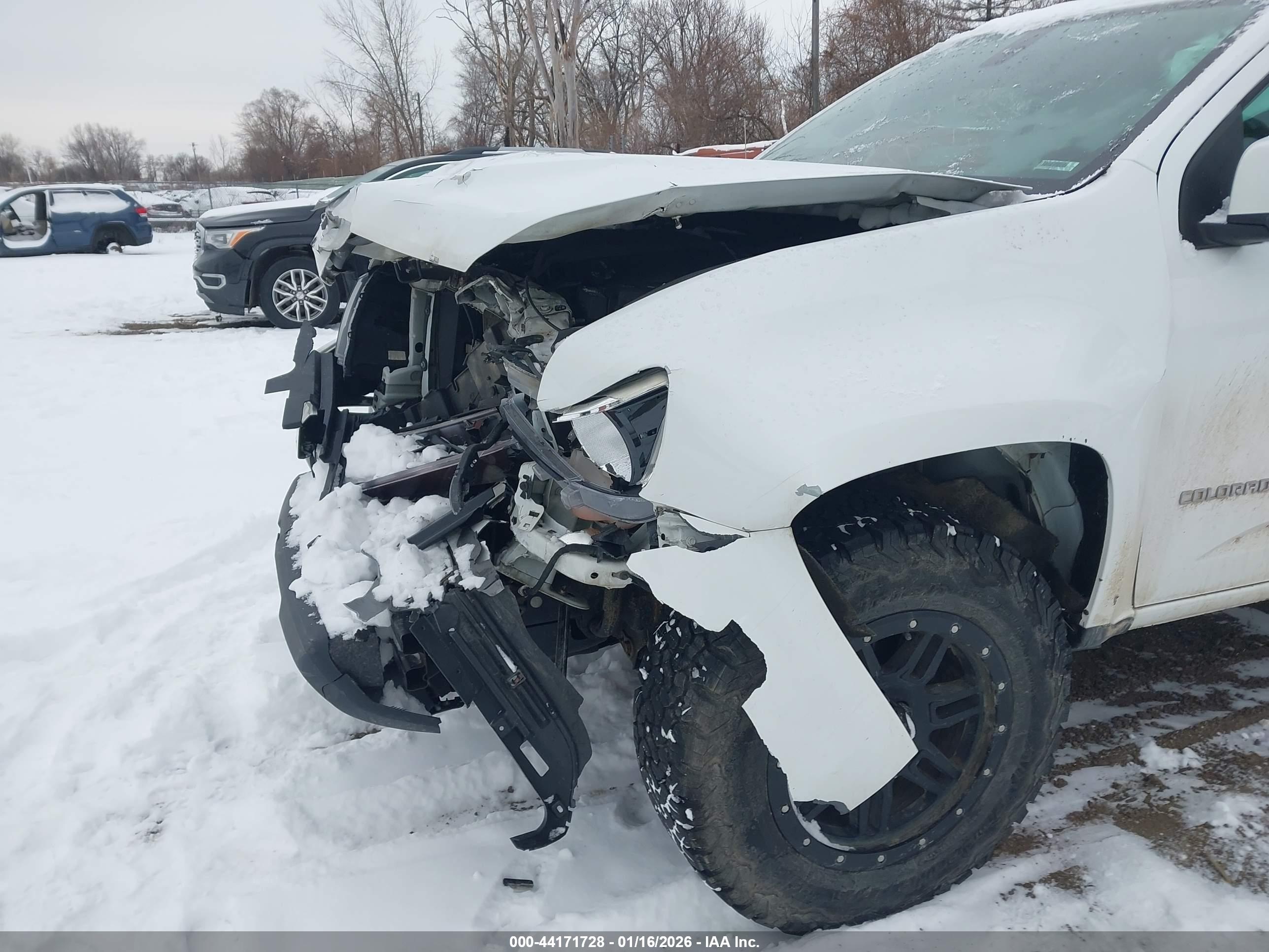 CHEVROLET COLORADO image 6