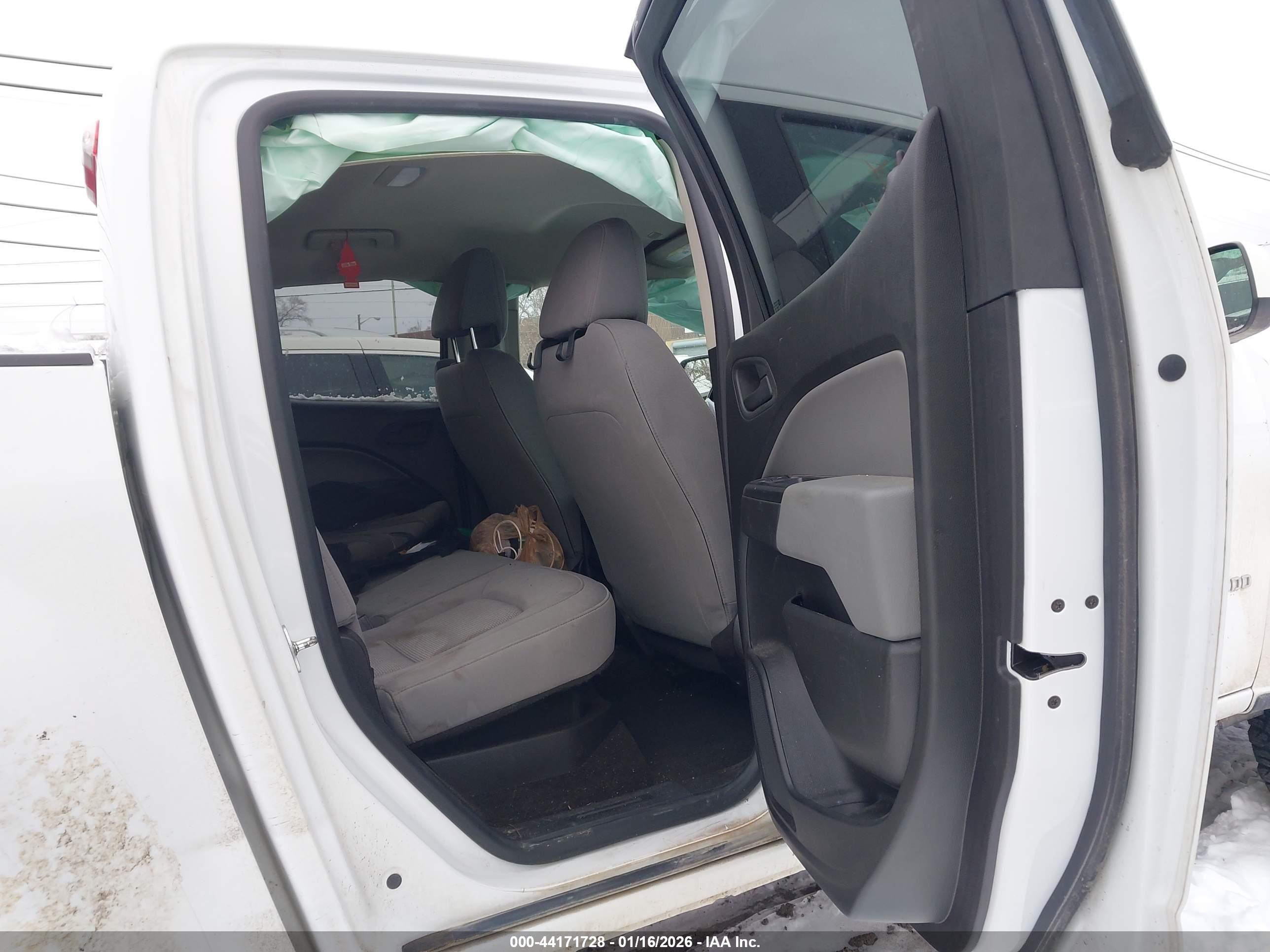 CHEVROLET COLORADO image 8