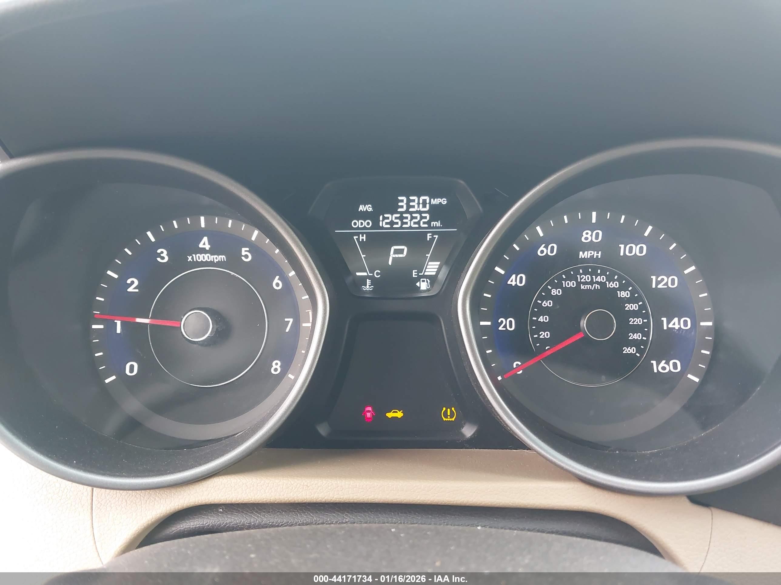 HYUNDAI ELANTRA image 7