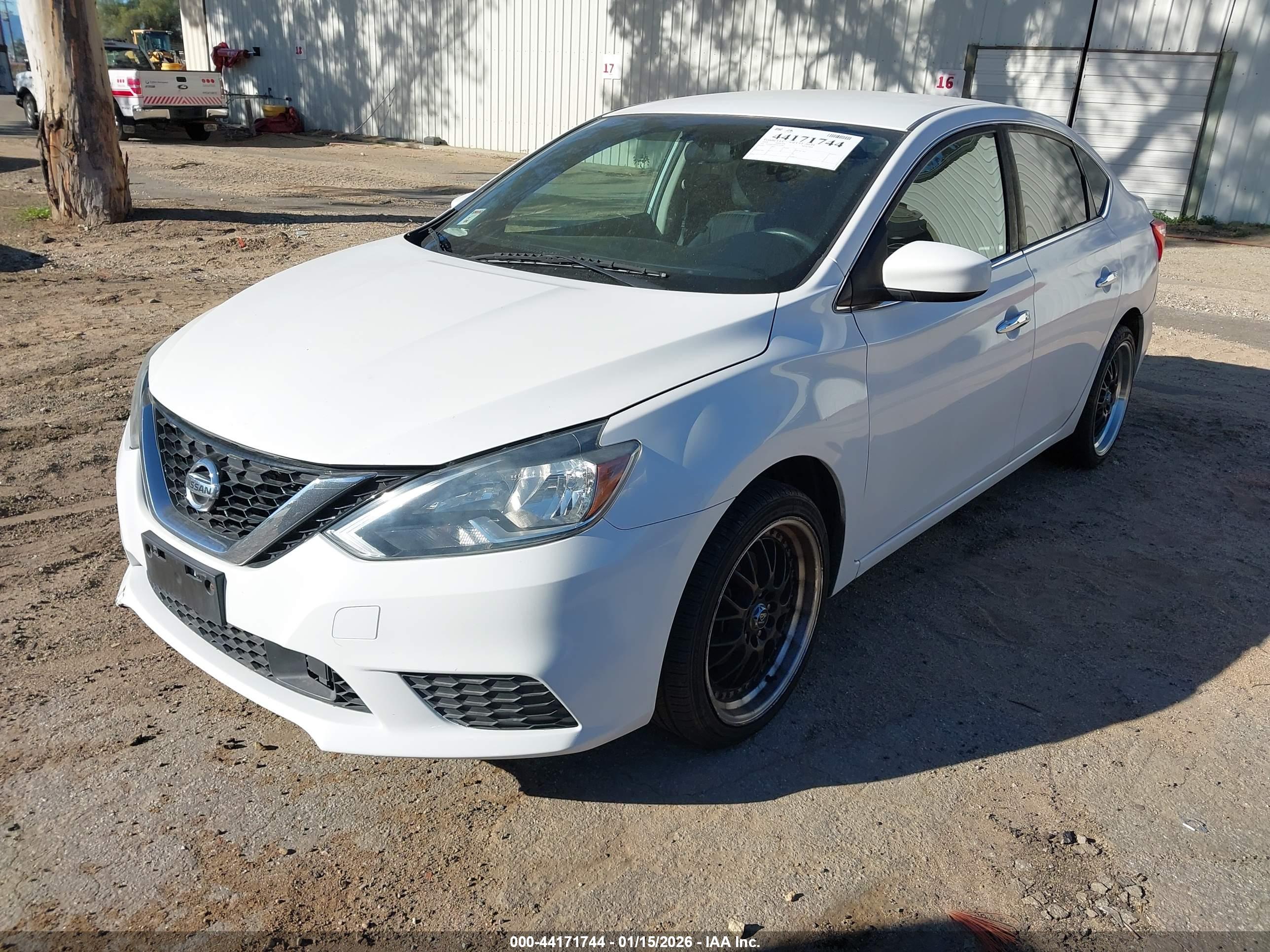 NISSAN SENTRA image 2
