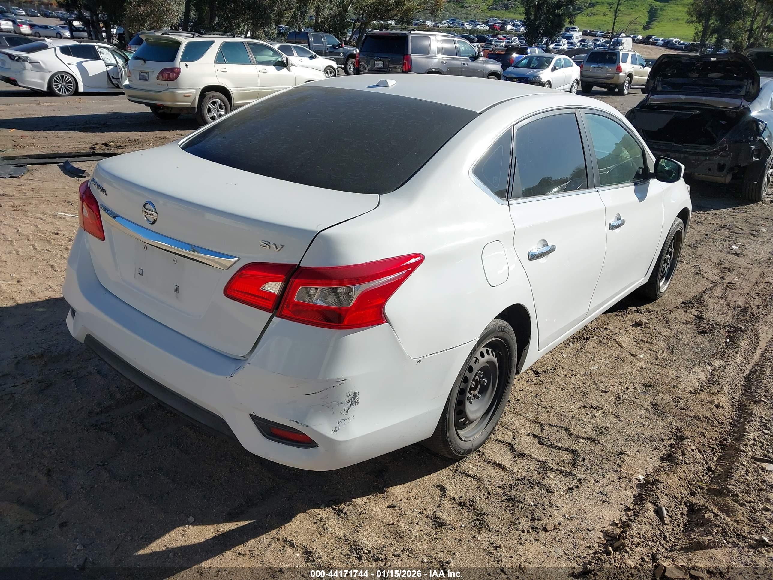 NISSAN SENTRA image 4
