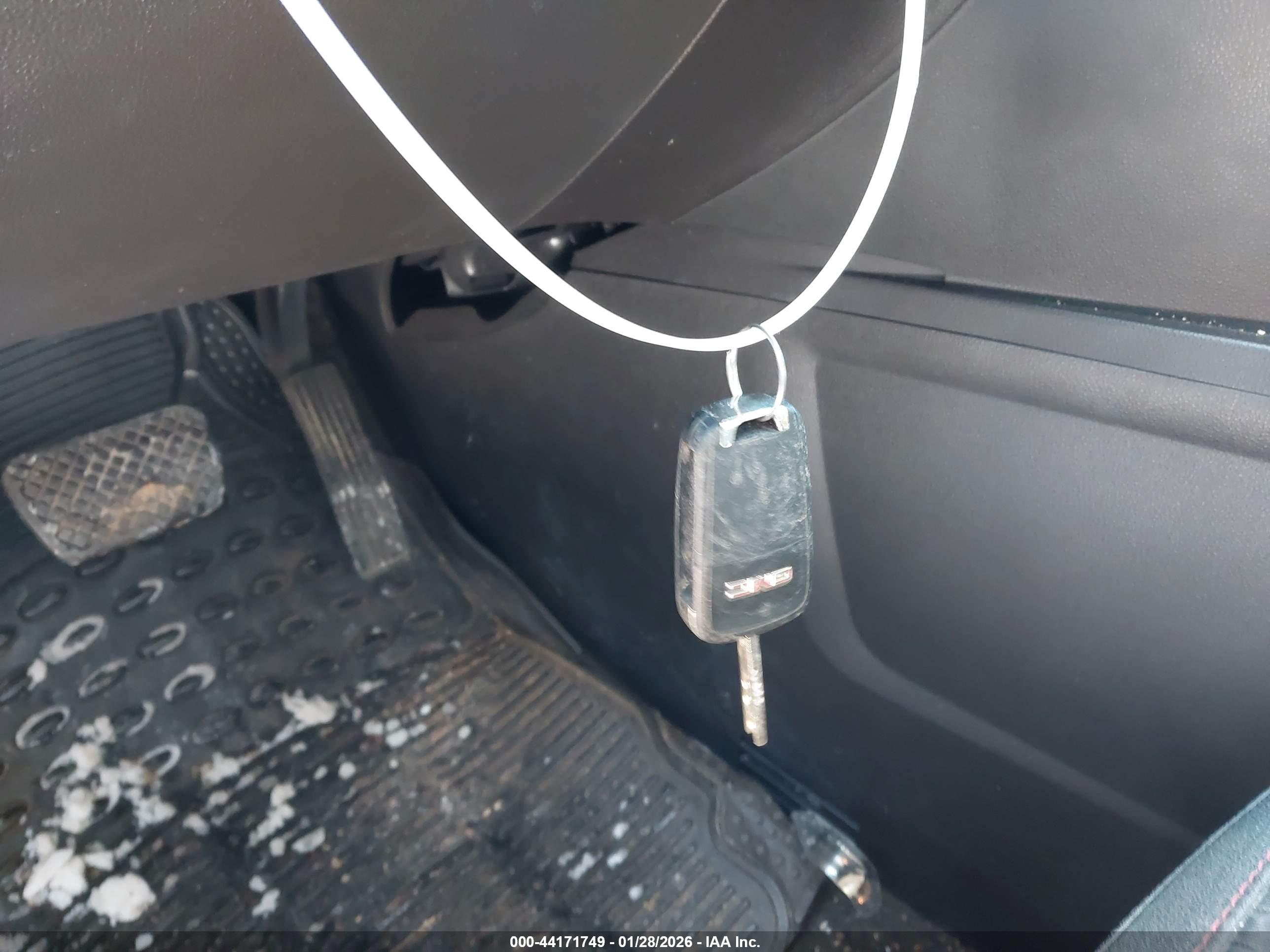 GMC TERRAIN image 11