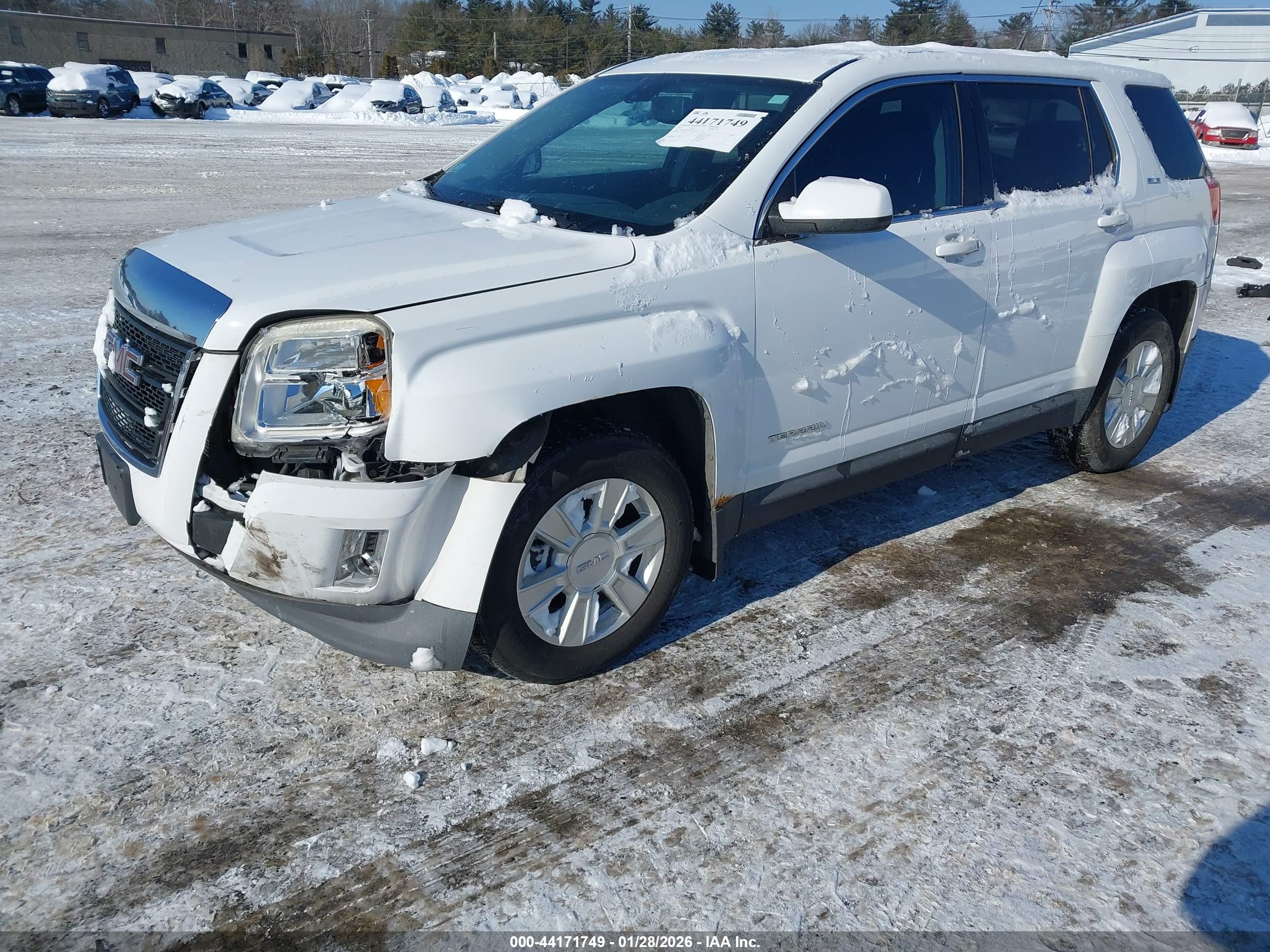 GMC TERRAIN image 2