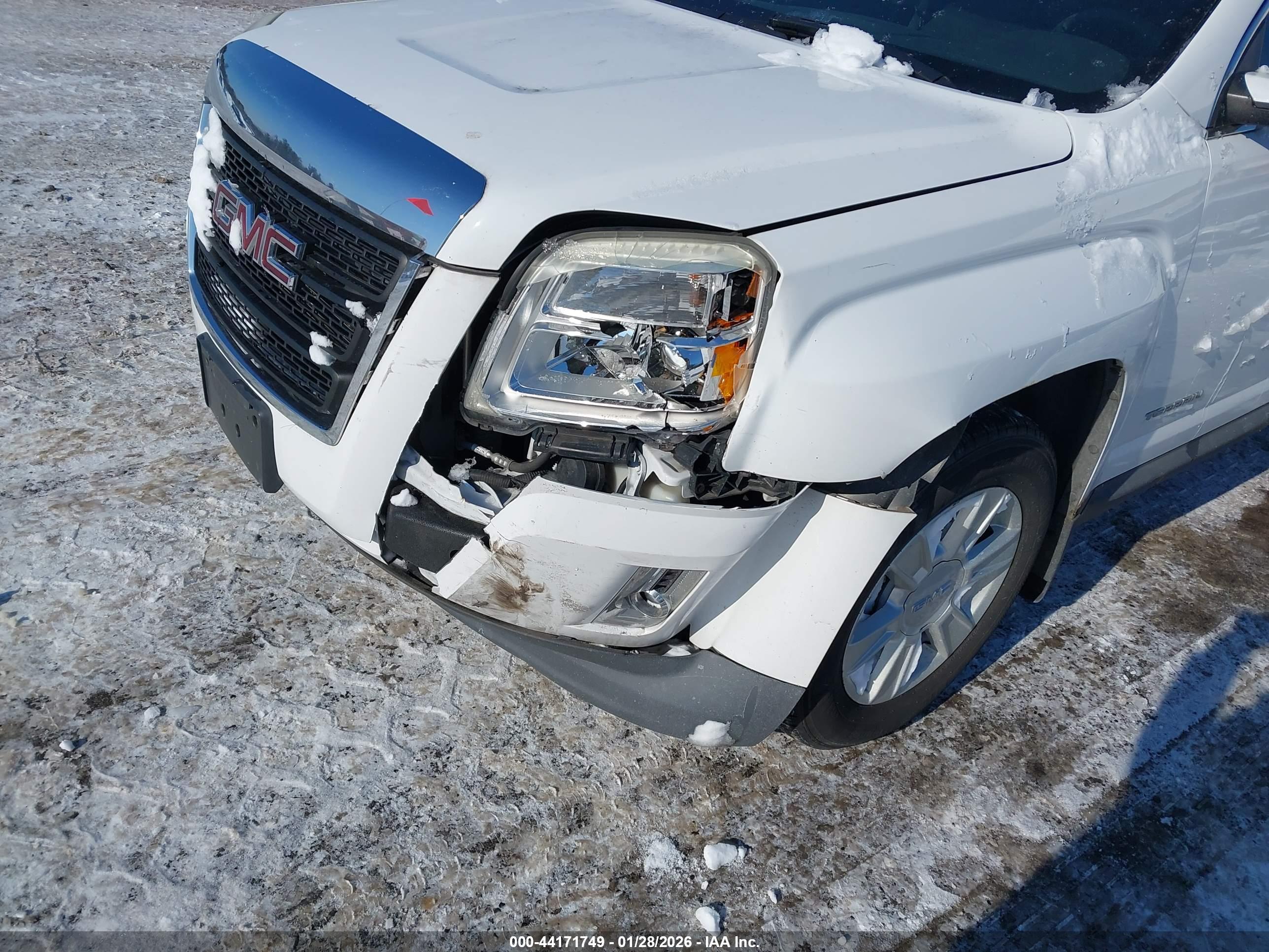 GMC TERRAIN image 6
