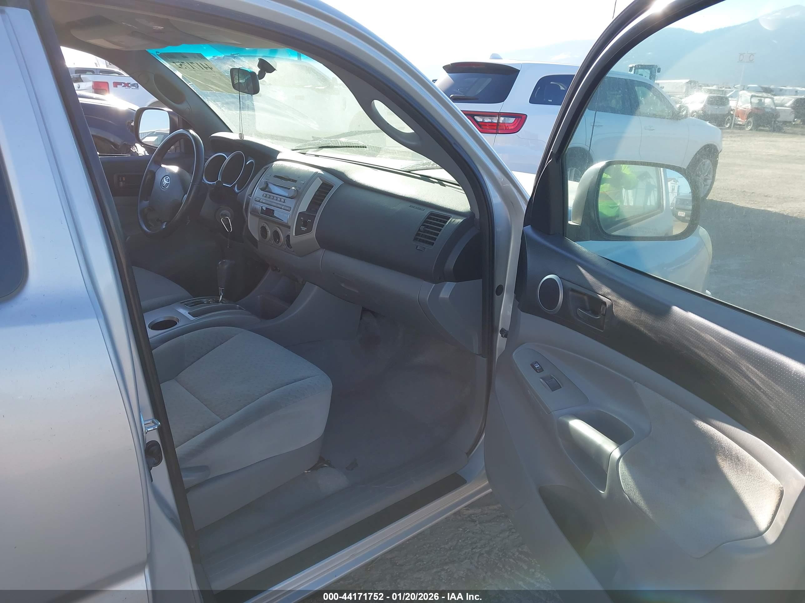 TOYOTA TACOMA image 5