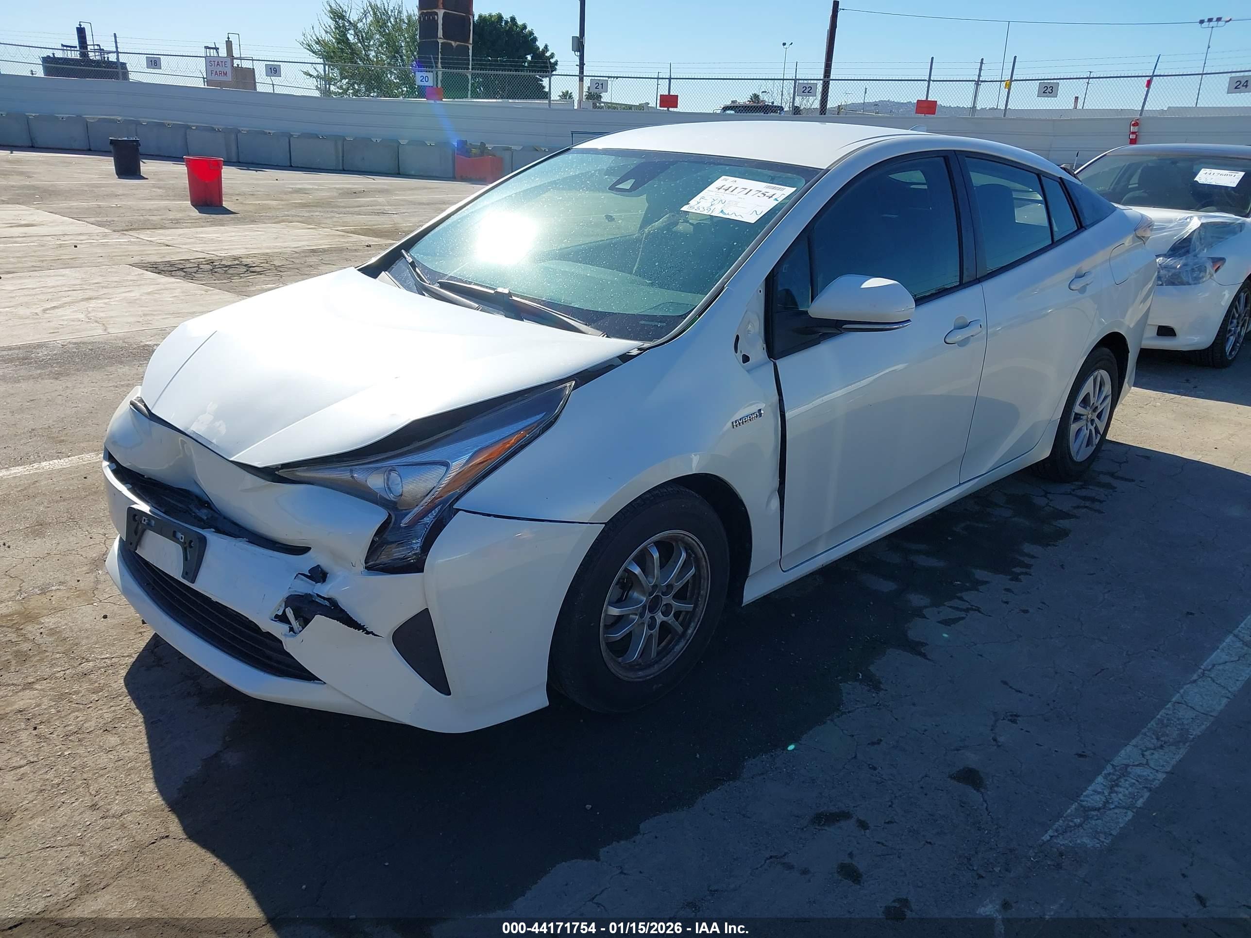 TOYOTA PRIUS image 2
