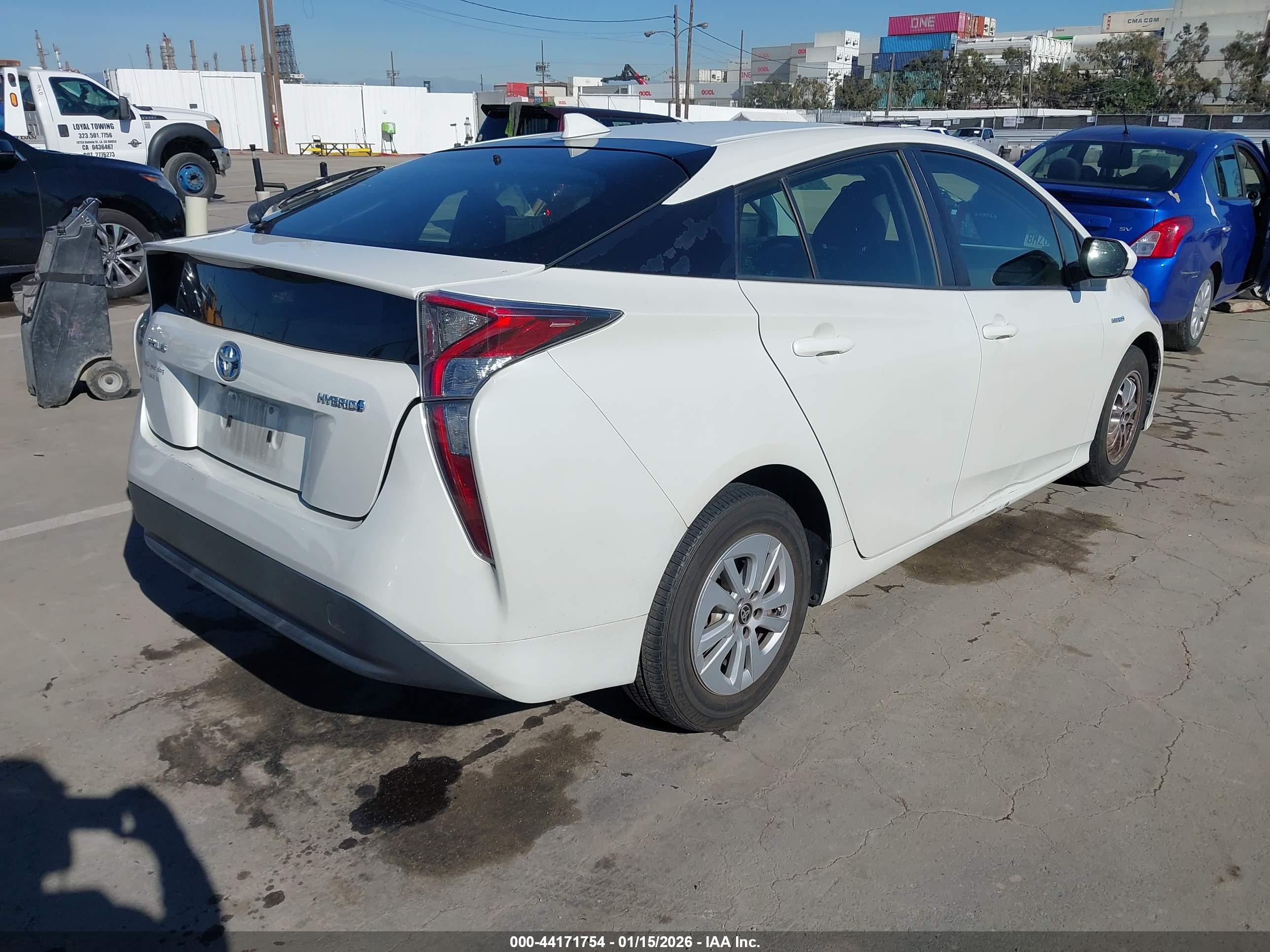 TOYOTA PRIUS image 4