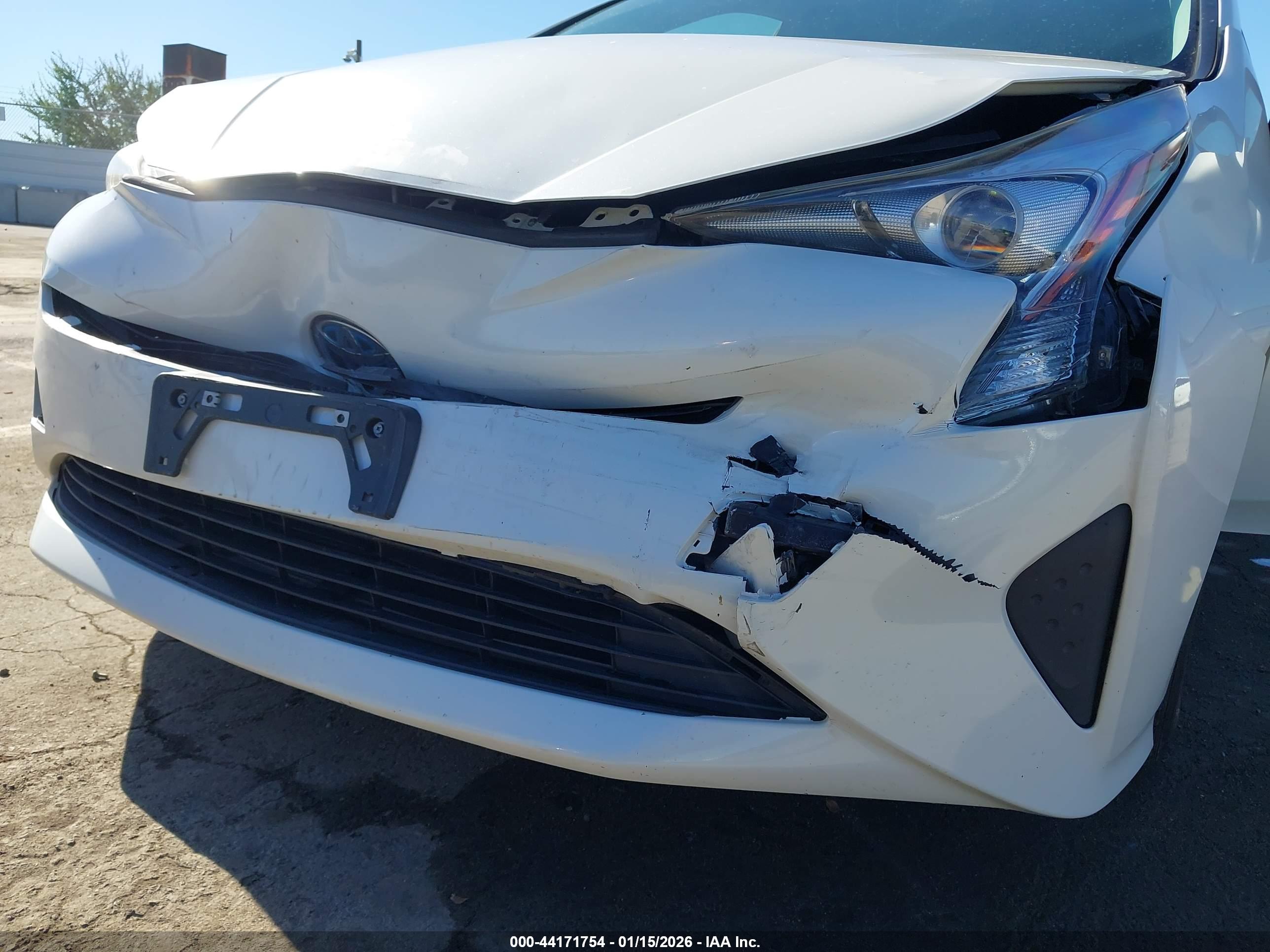 TOYOTA PRIUS image 6