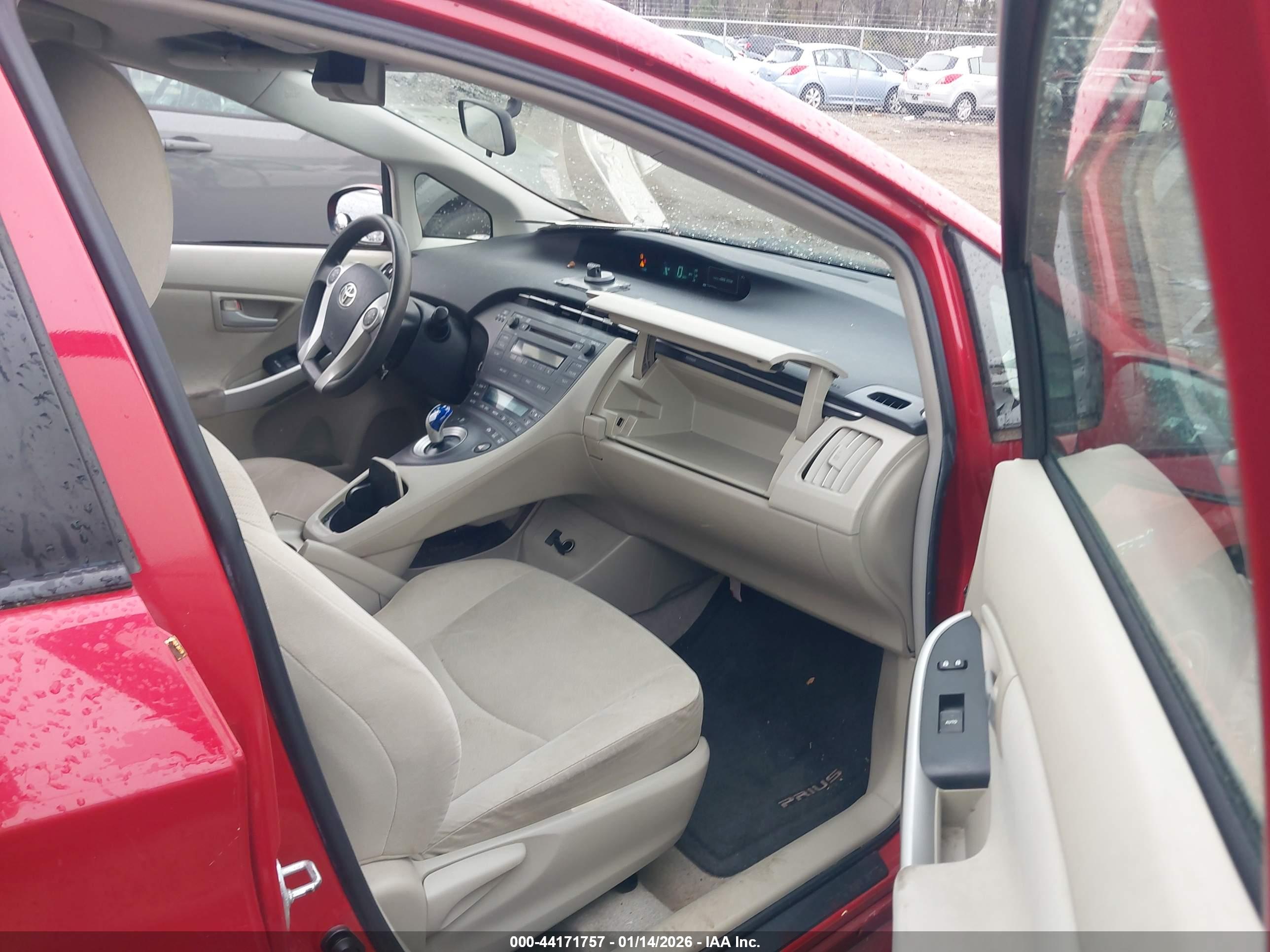 TOYOTA PRIUS image 5
