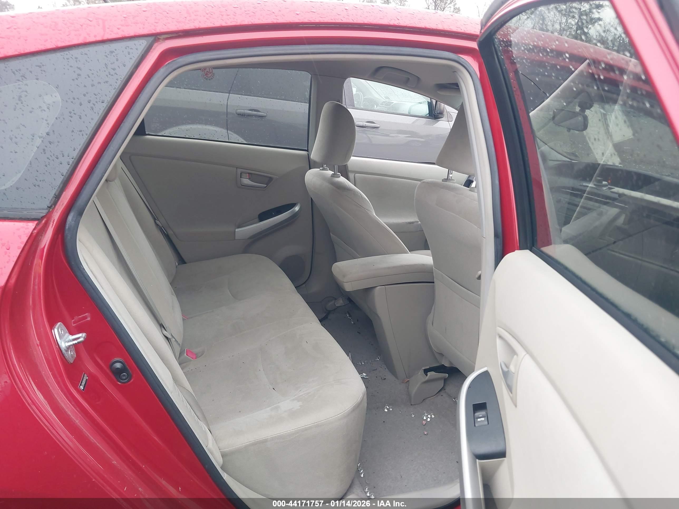 TOYOTA PRIUS image 8