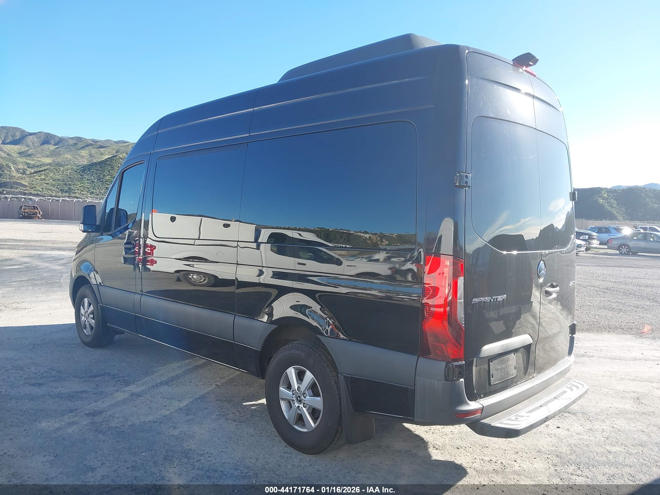 MERCEDES-BENZ SPRINTER image 3