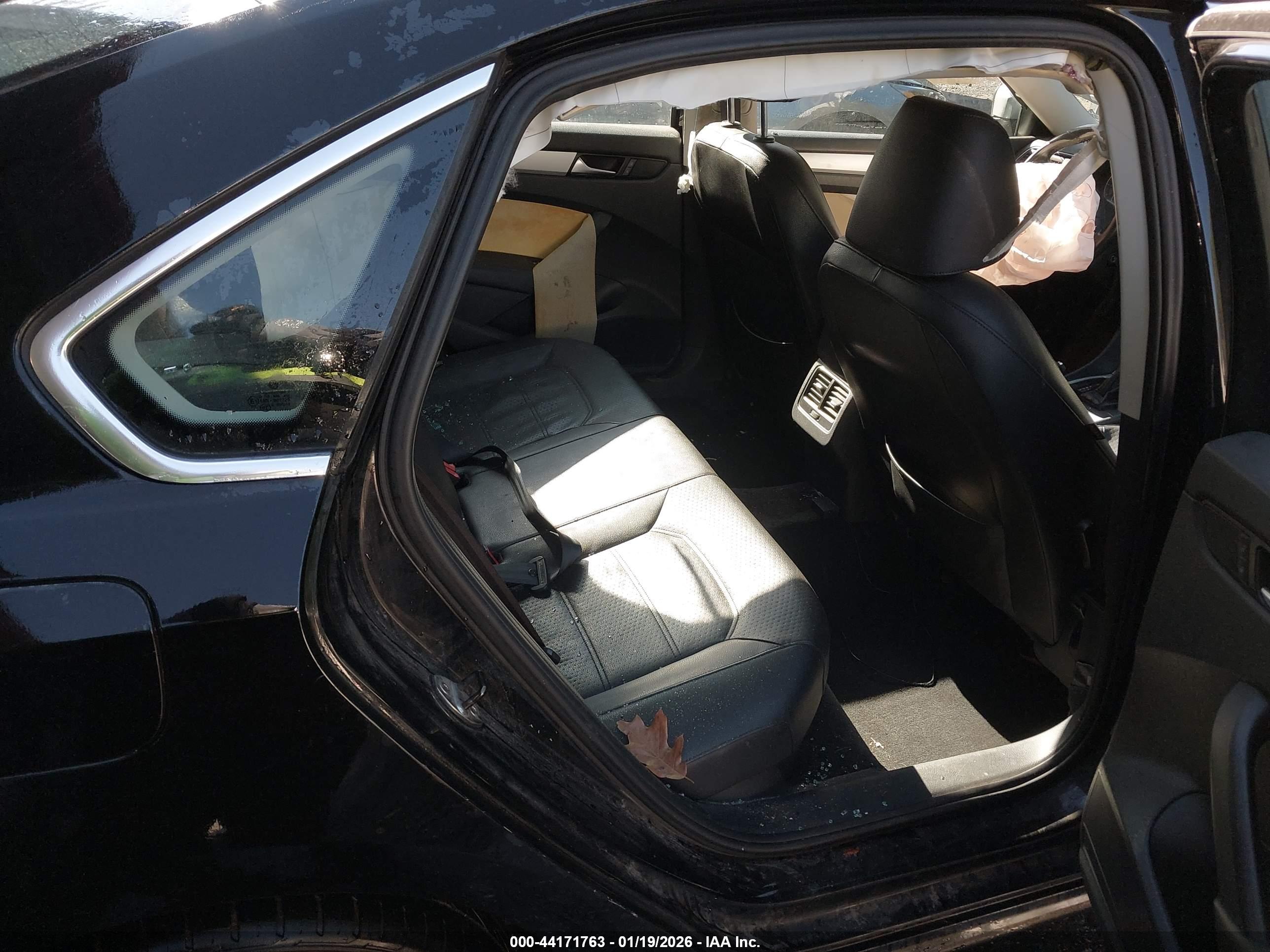 VOLKSWAGEN PASSAT image 8