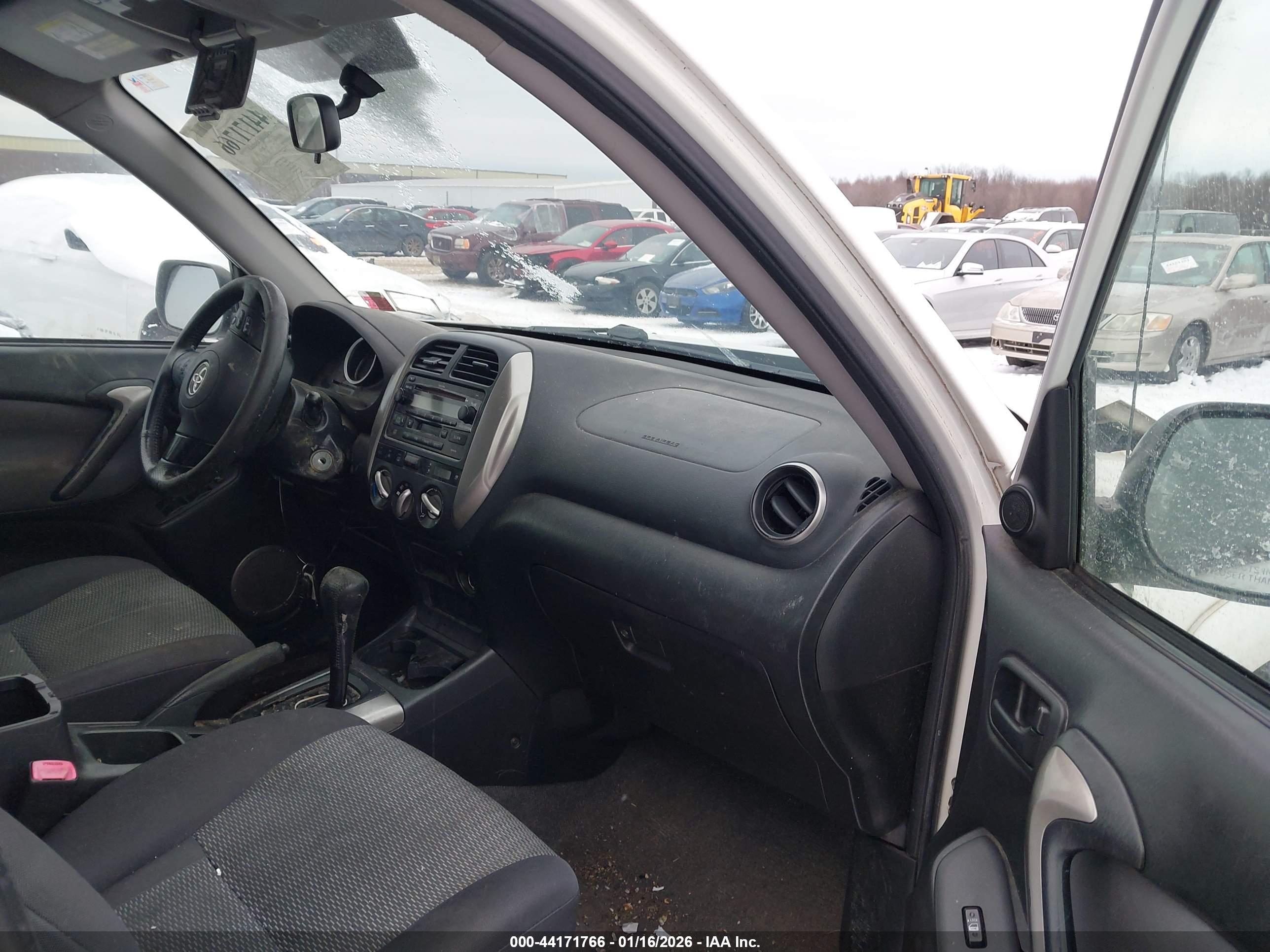 TOYOTA RAV4 image 5