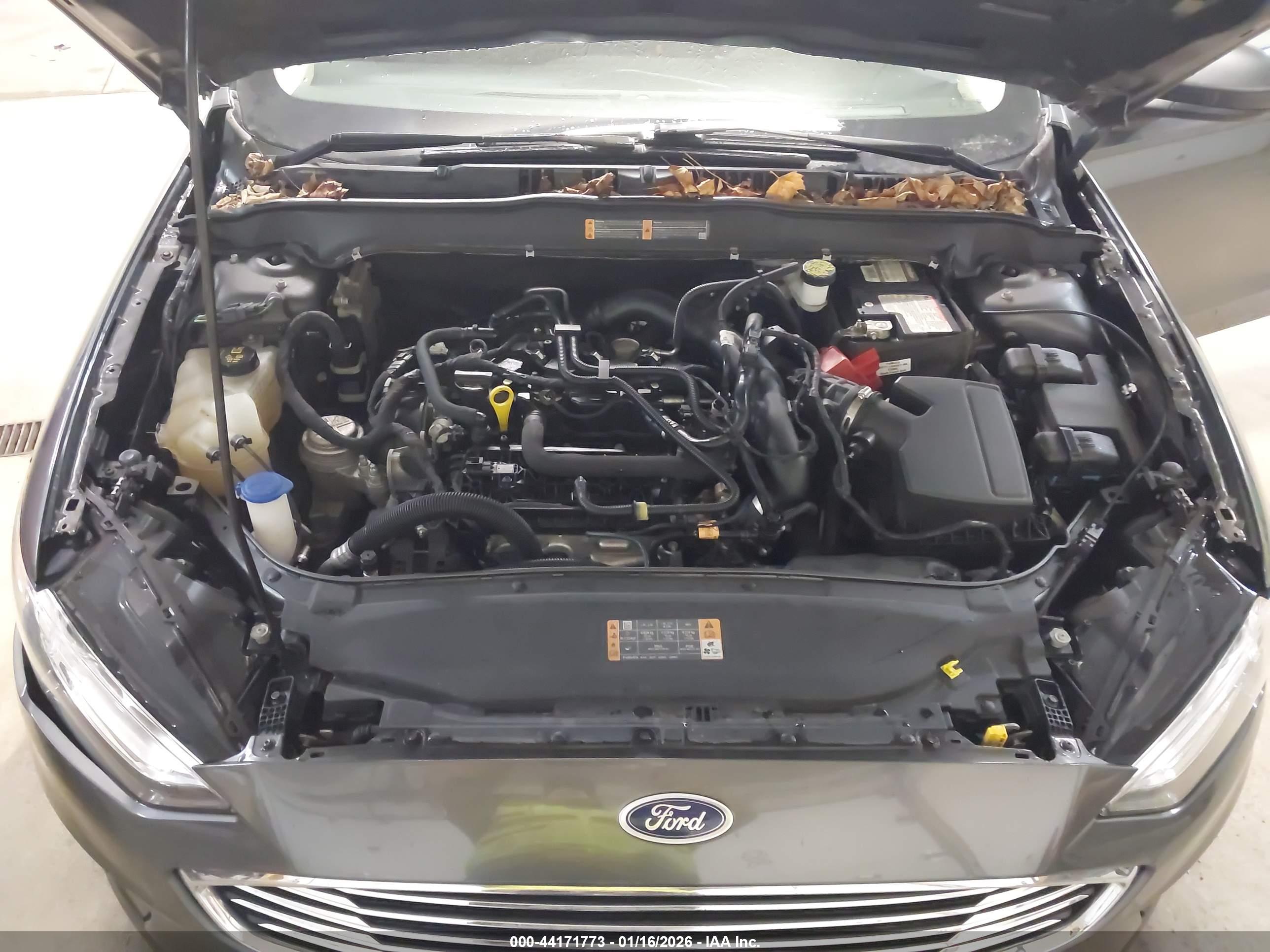 FORD FUSION image 10