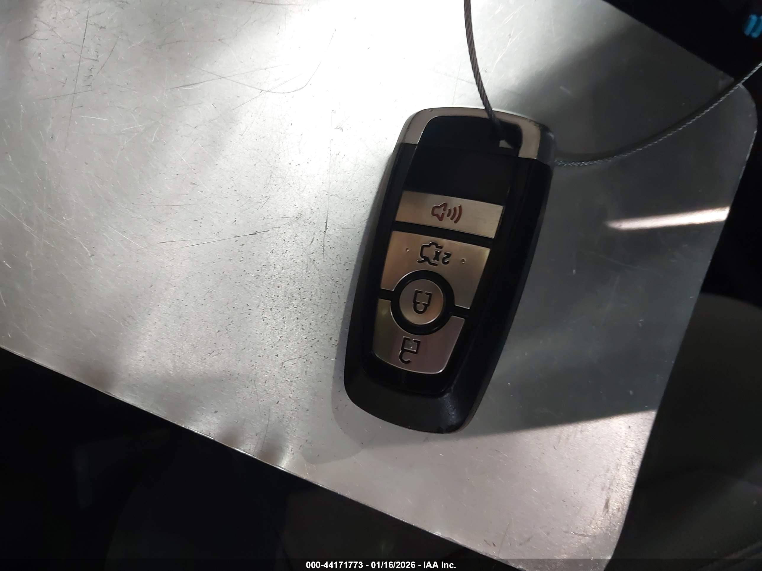 FORD FUSION image 11