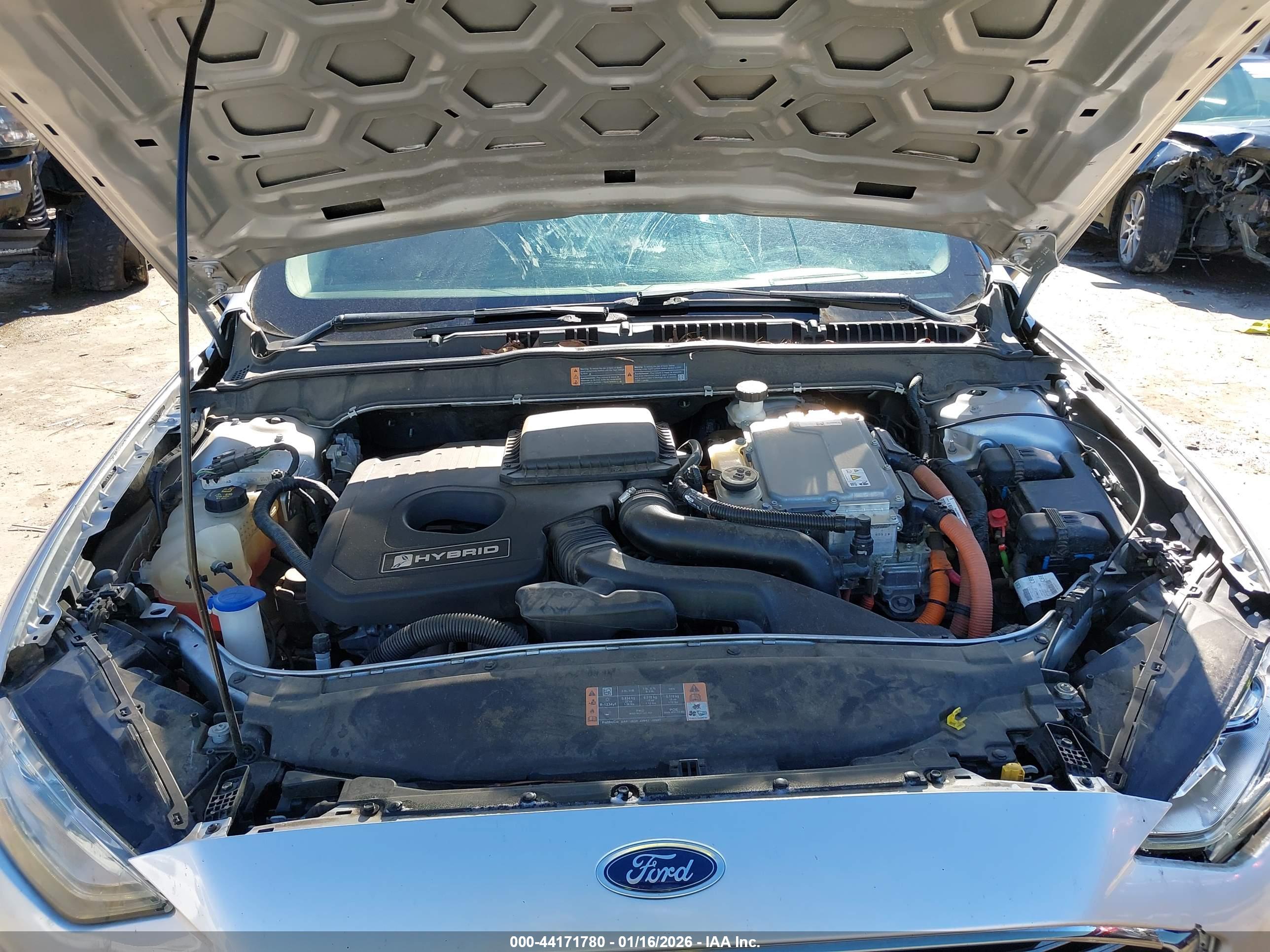 FORD FUSION image 10