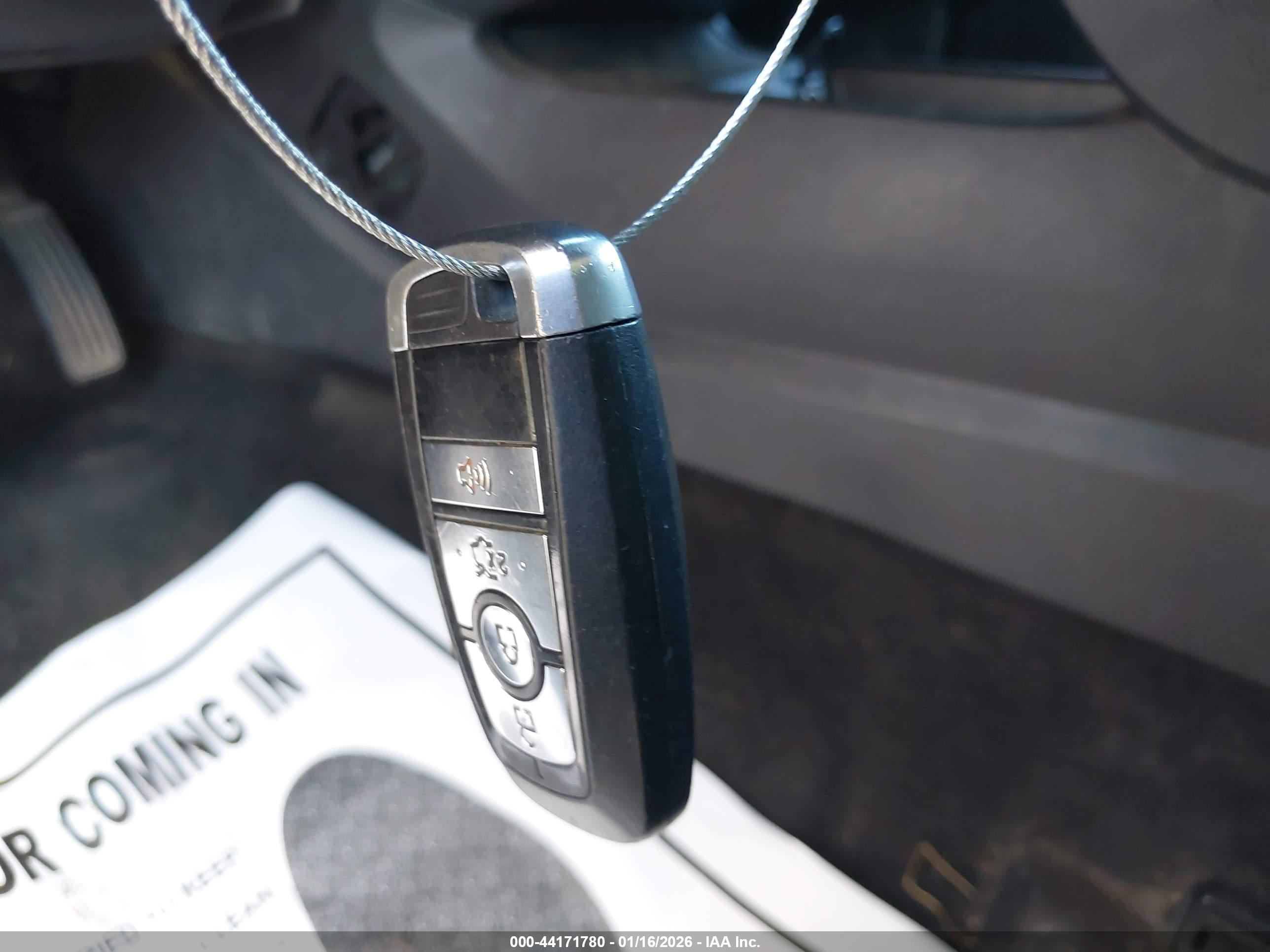 FORD FUSION image 11