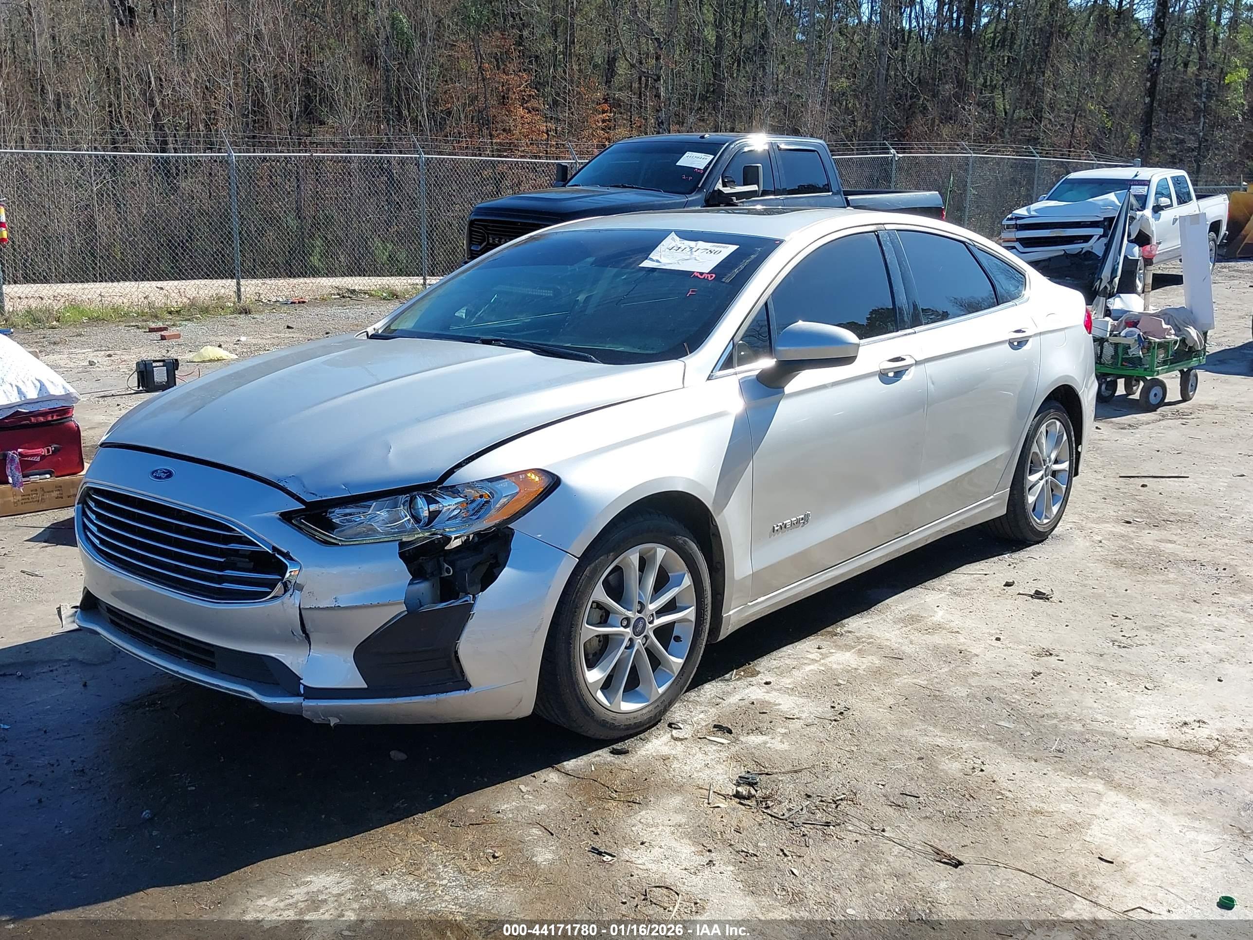 FORD FUSION image 2