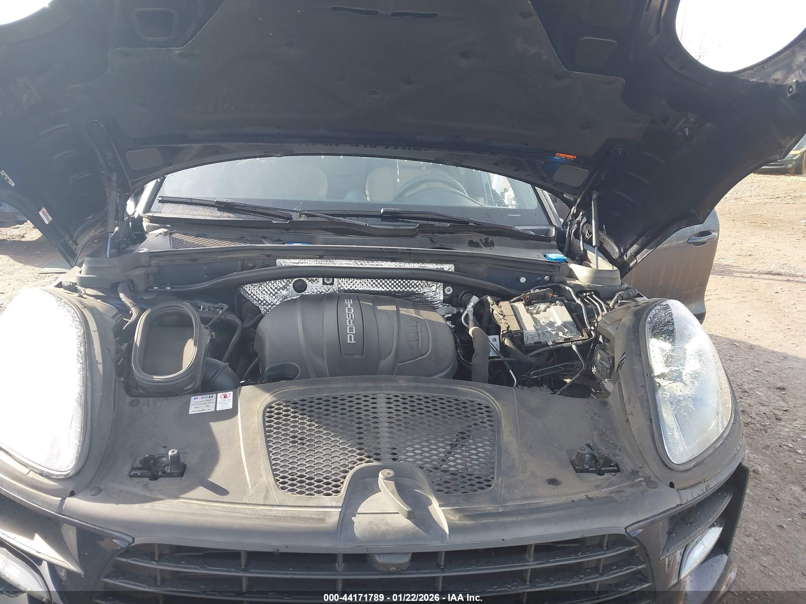 PORSCHE MACAN image 10