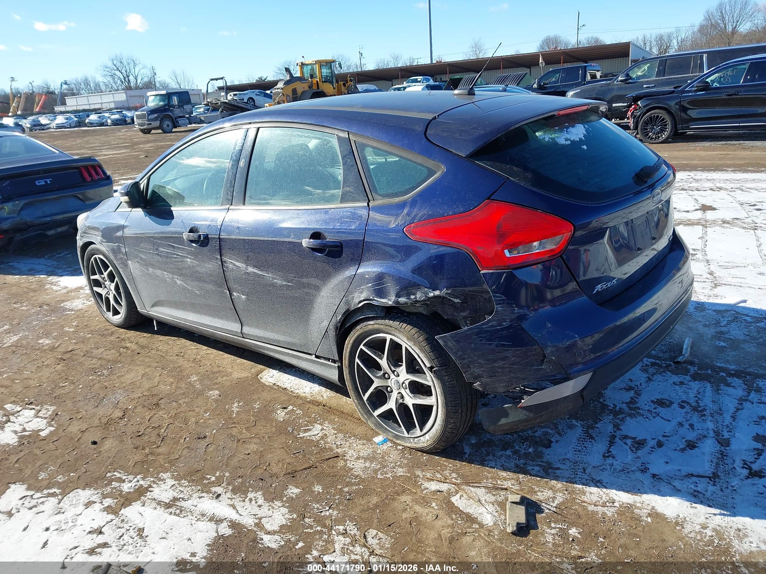 FORD FOCUS image 3