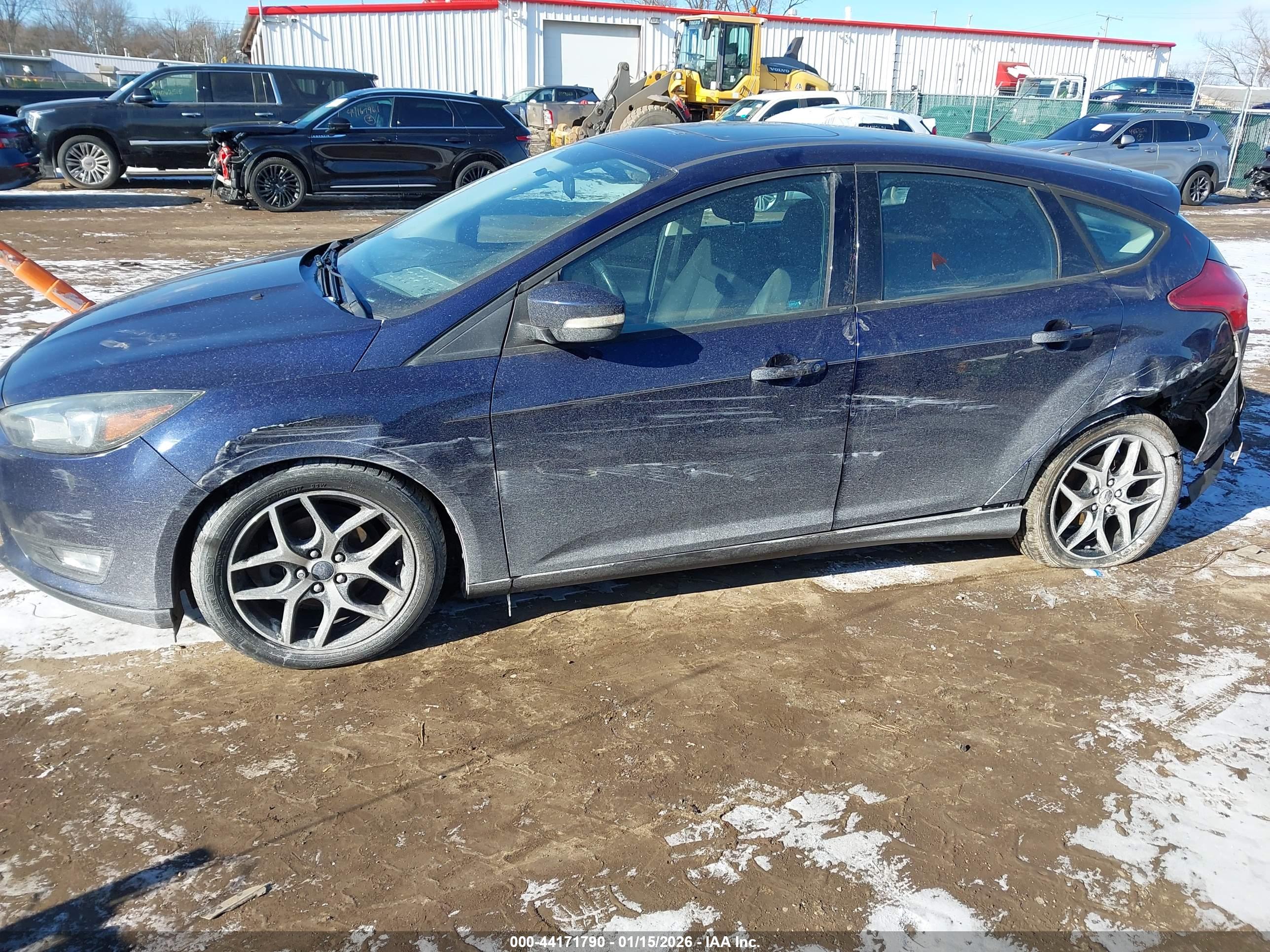 FORD FOCUS image 6