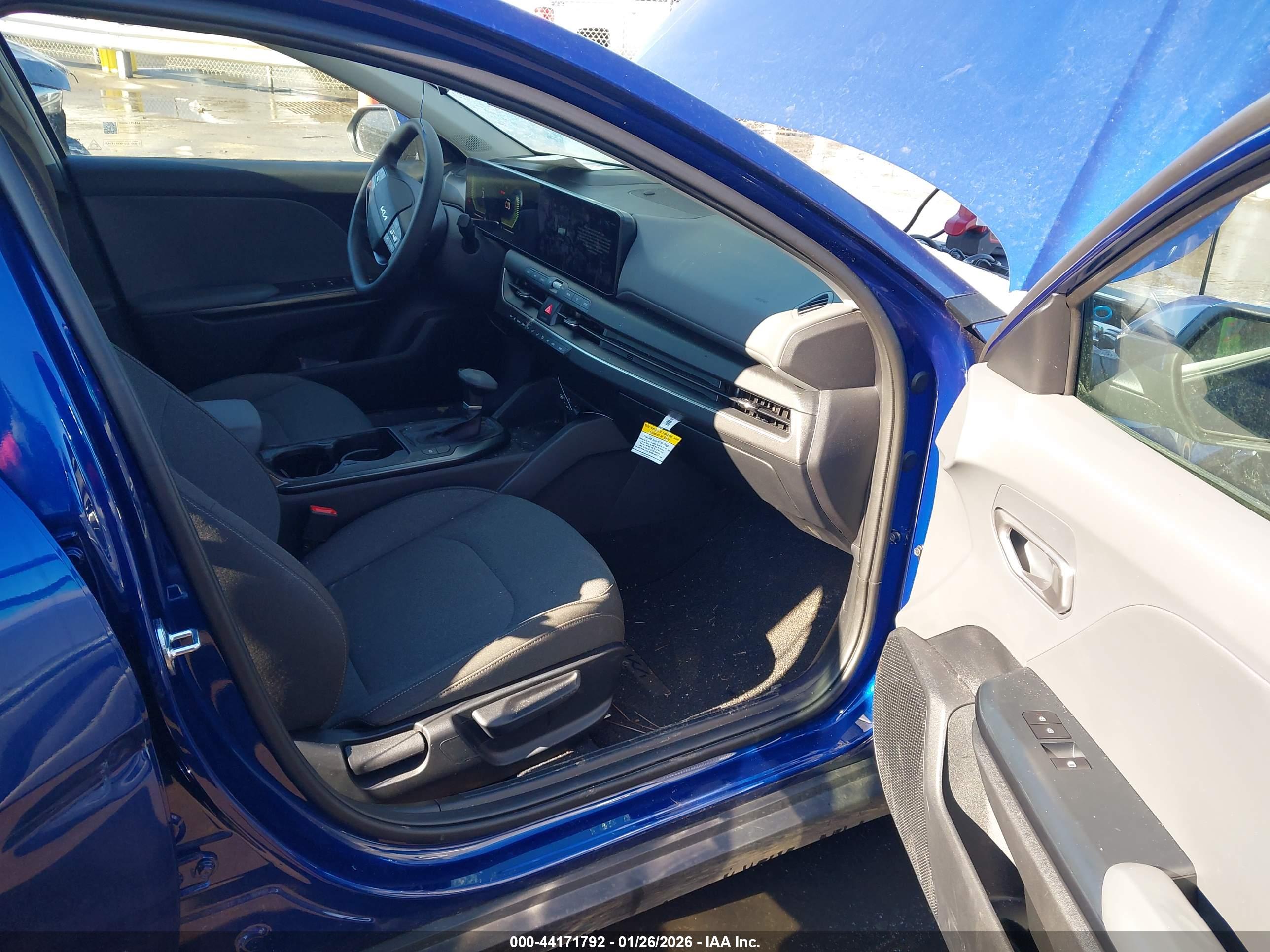 KIA K4 image 5