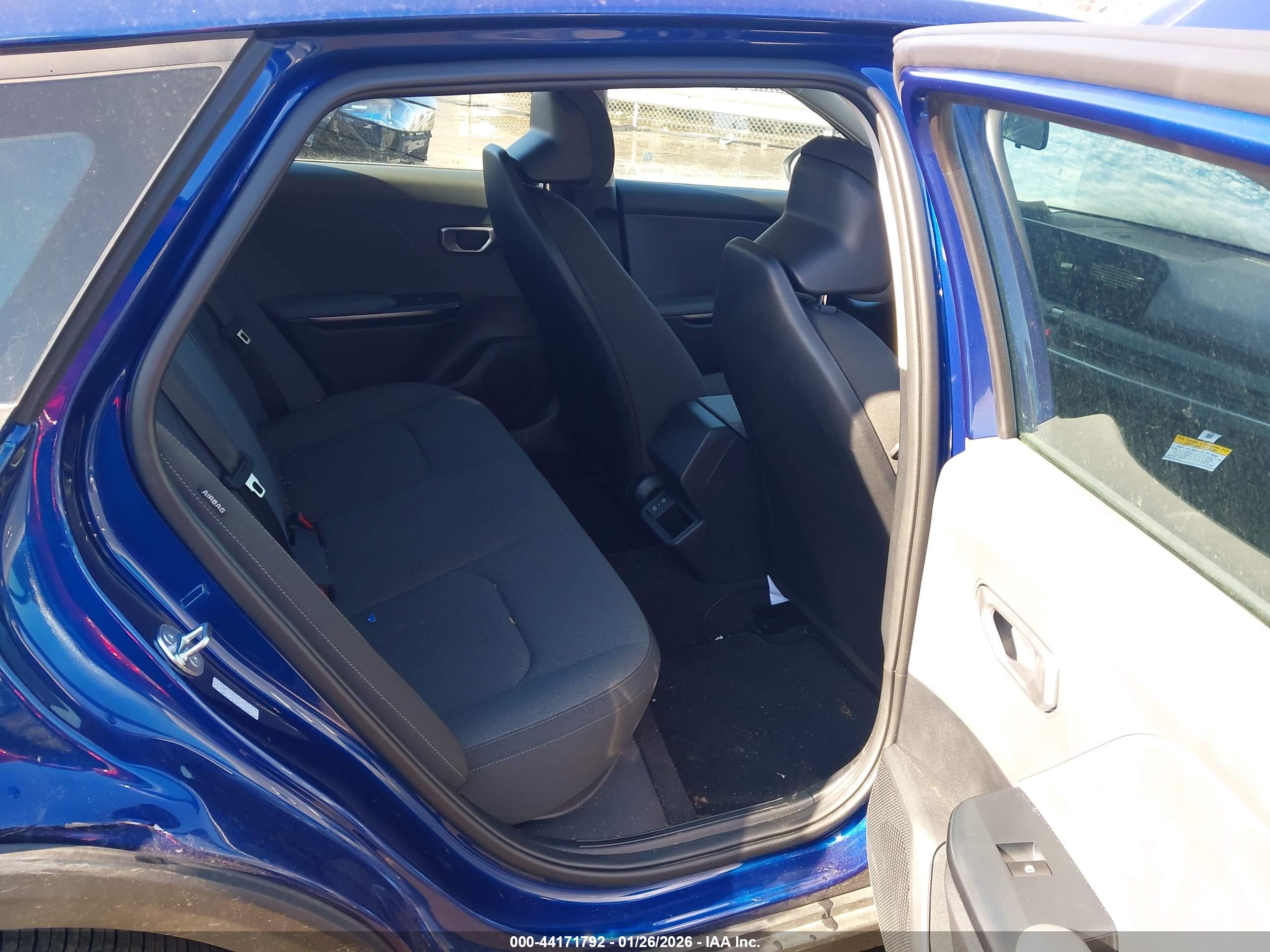 KIA K4 image 8