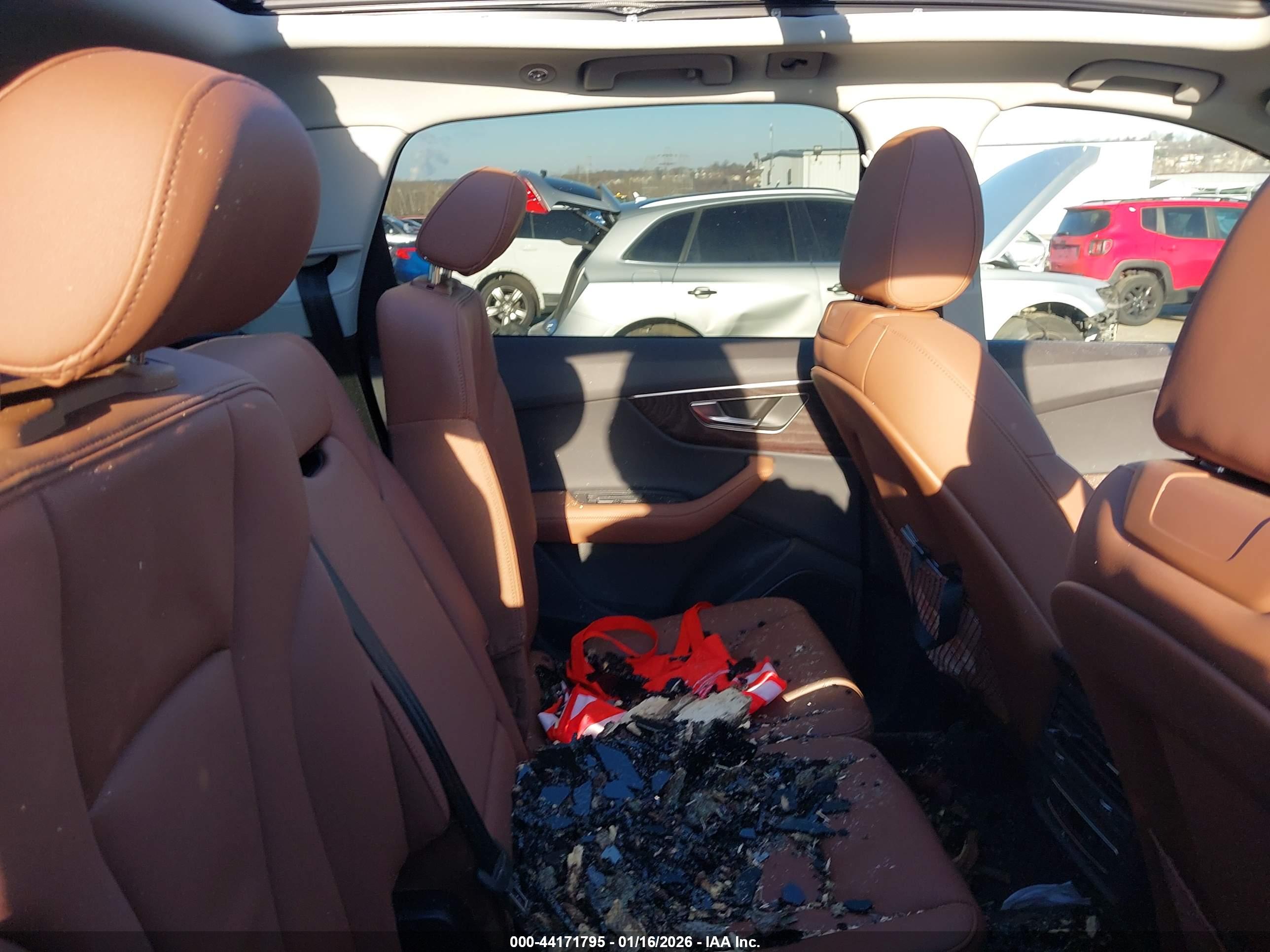 AUDI Q7 image 8