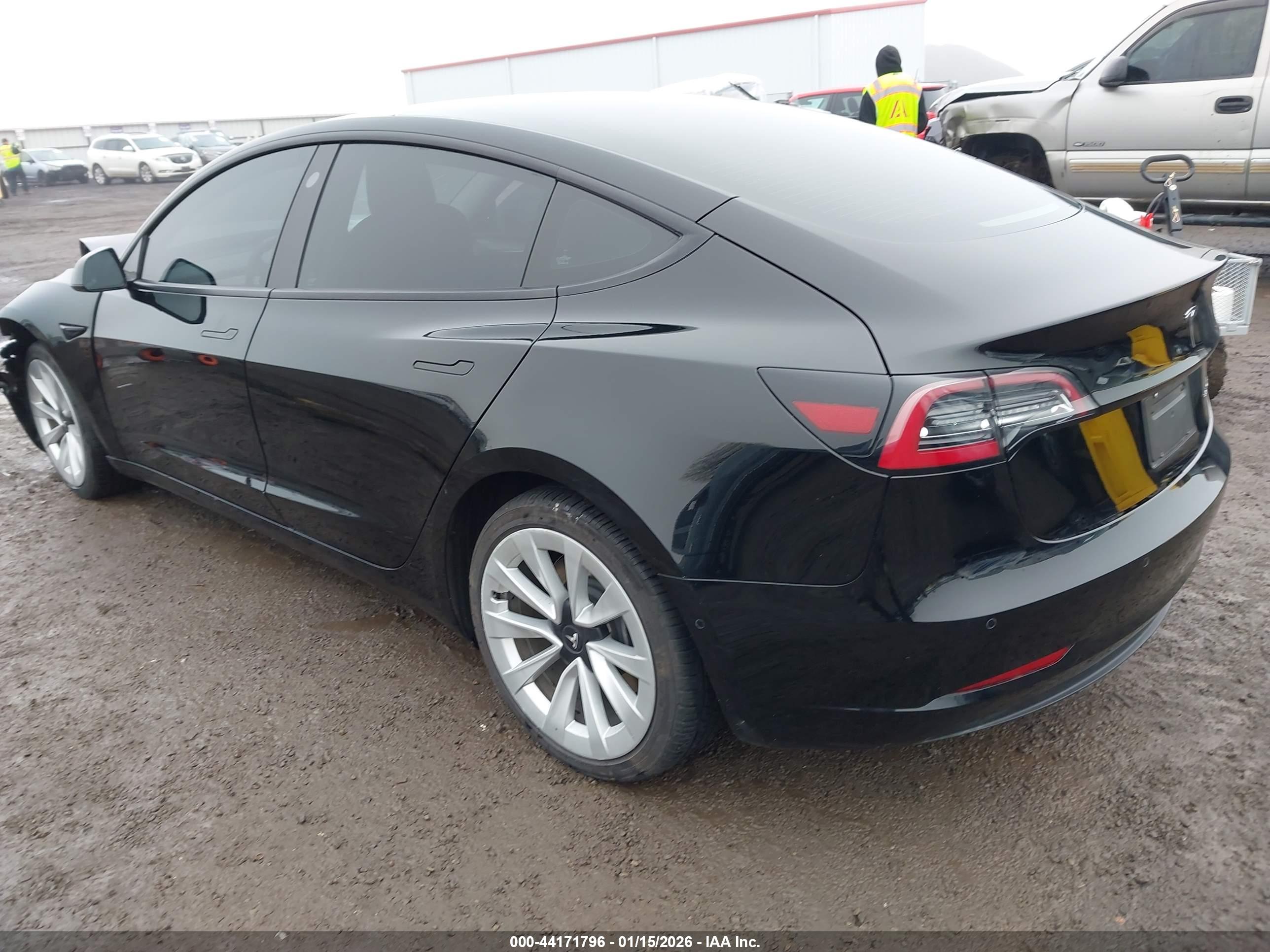 TESLA MODEL image 3