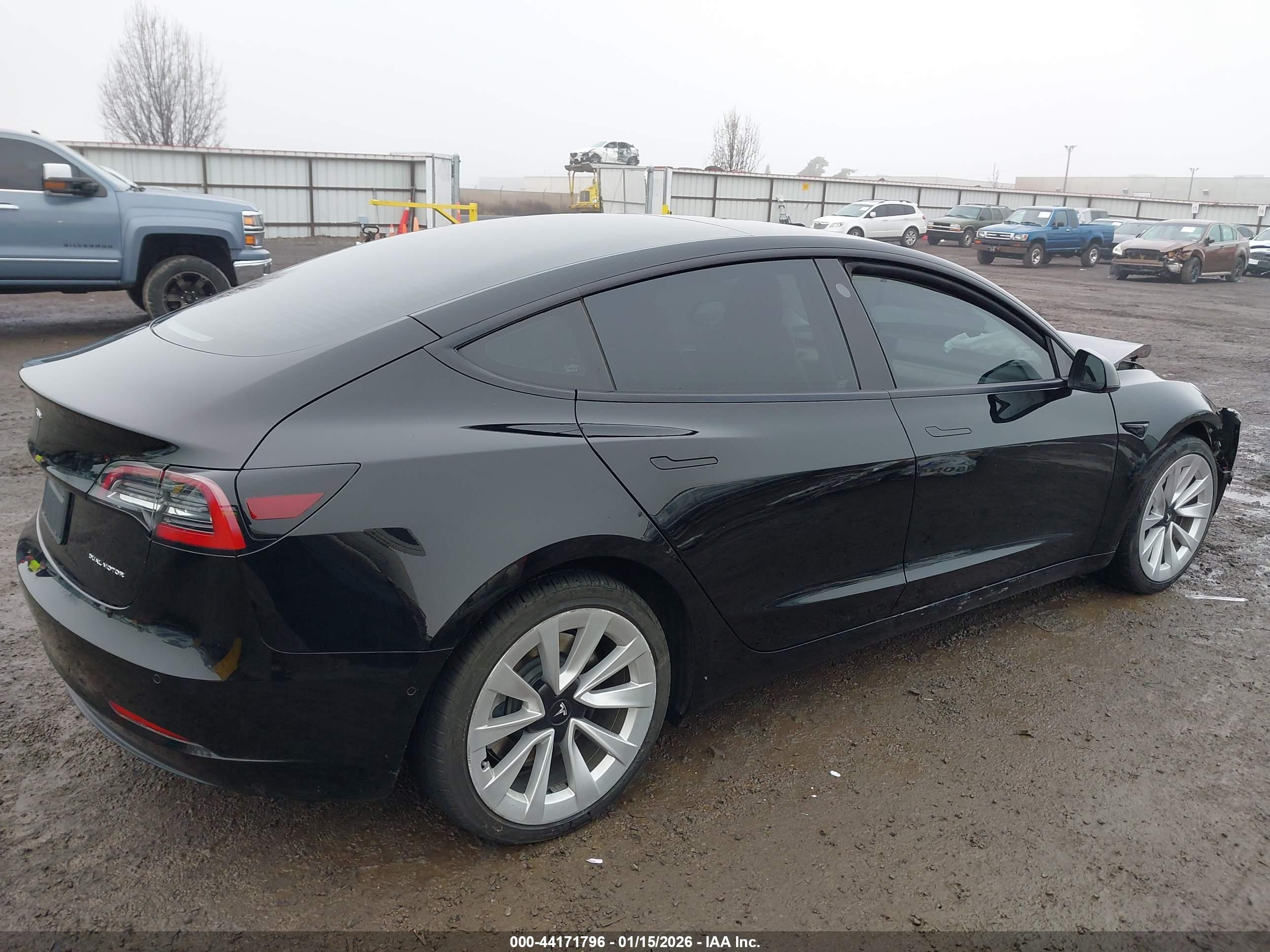 TESLA MODEL image 4