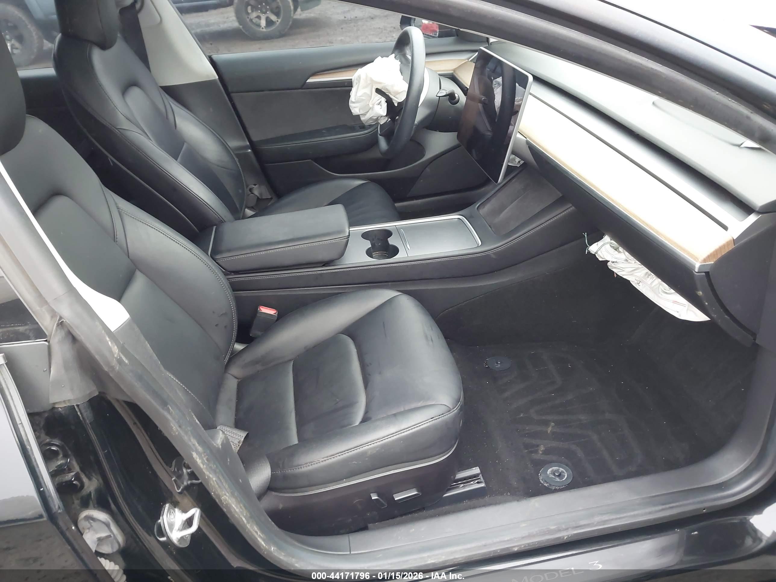 TESLA MODEL image 5
