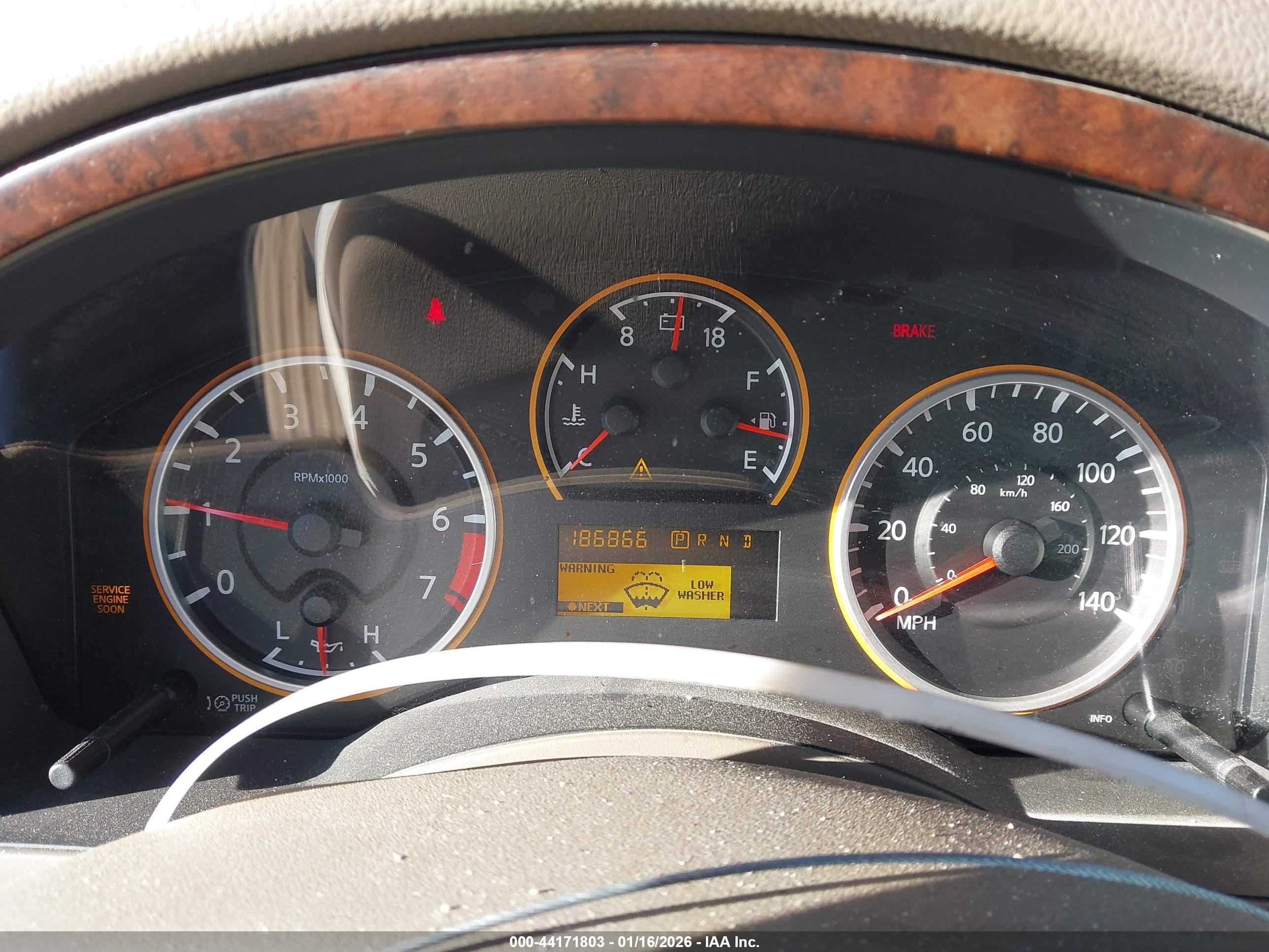 NISSAN ARMADA image 7