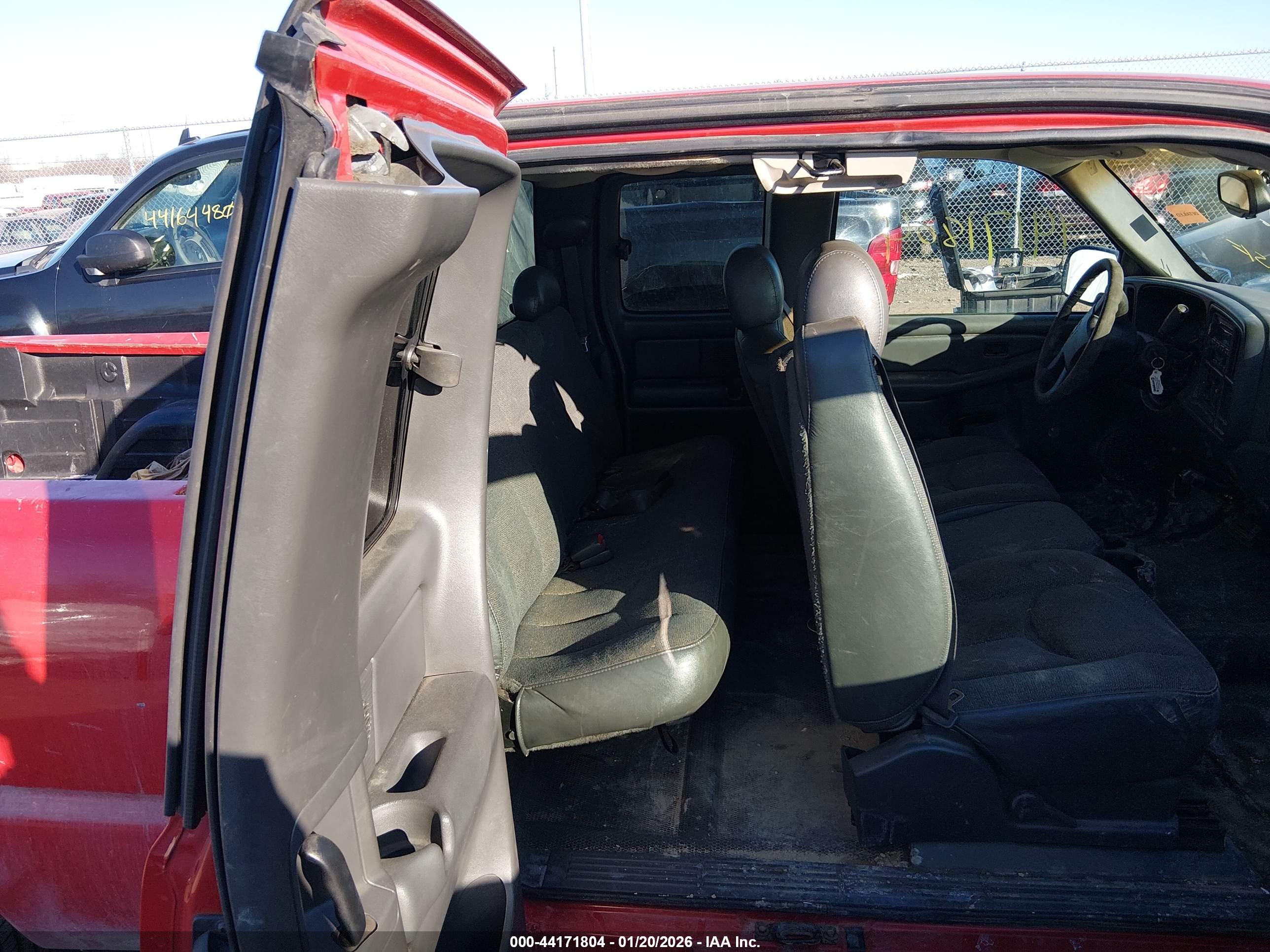 CHEVROLET SILVERADO image 8