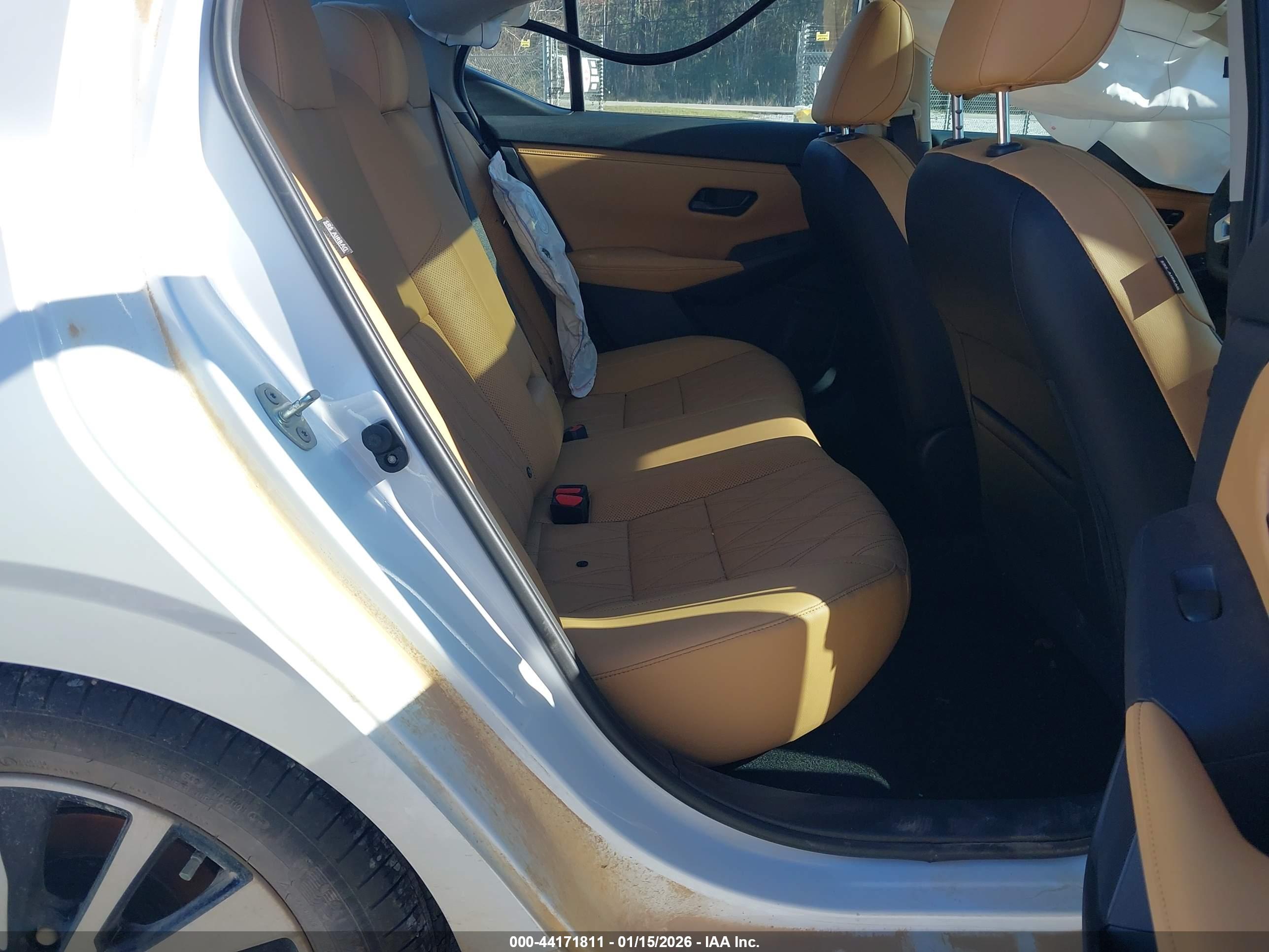 NISSAN SENTRA image 8