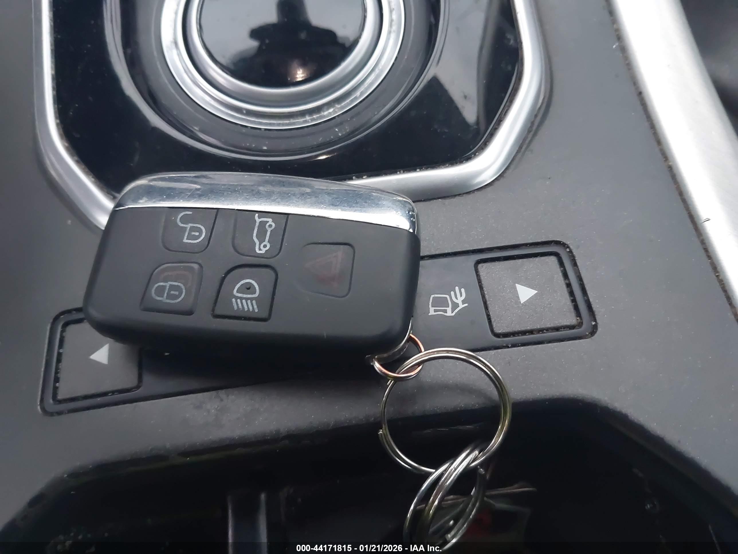 LAND ROVER image 11