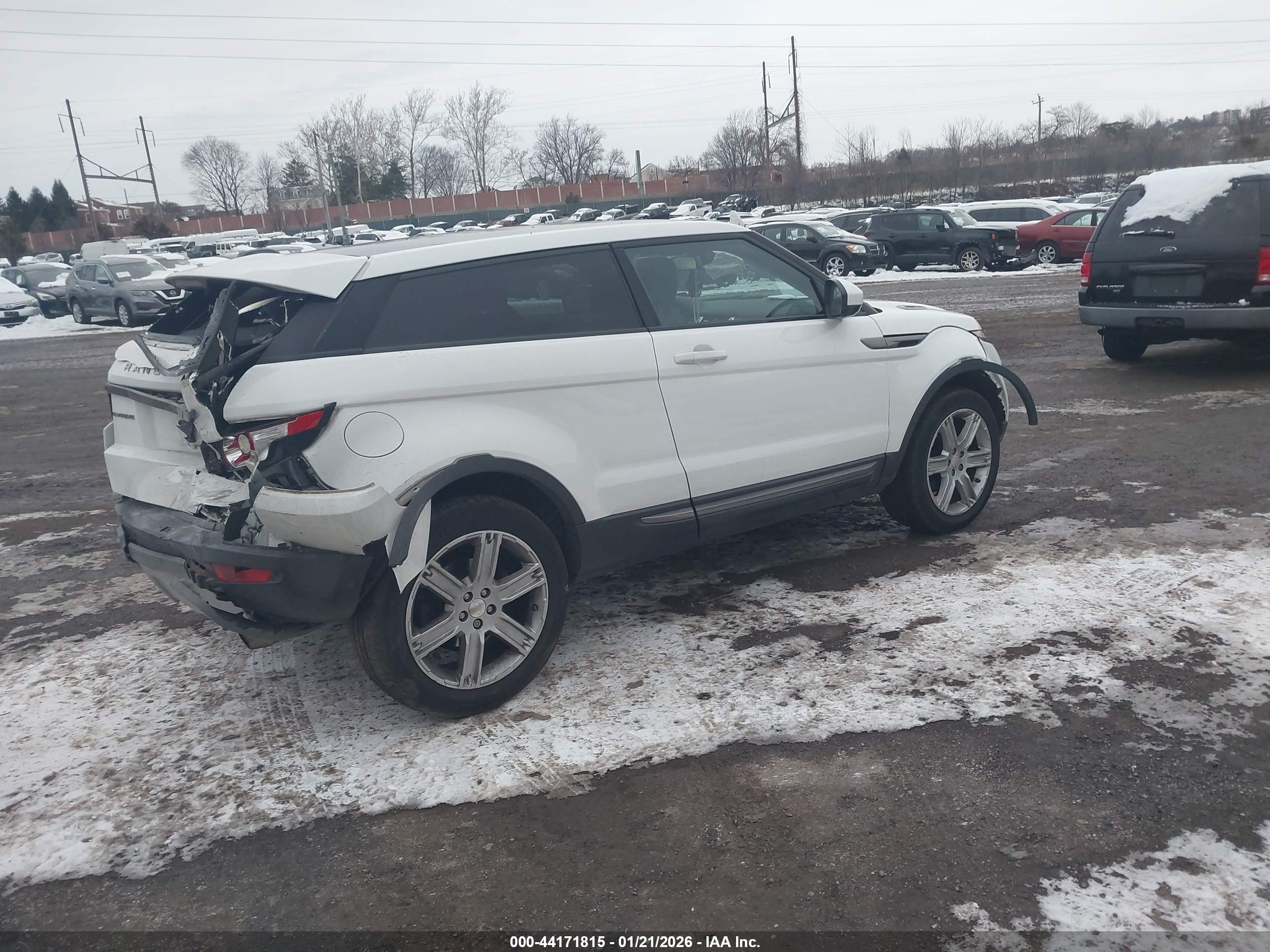 LAND ROVER image 4
