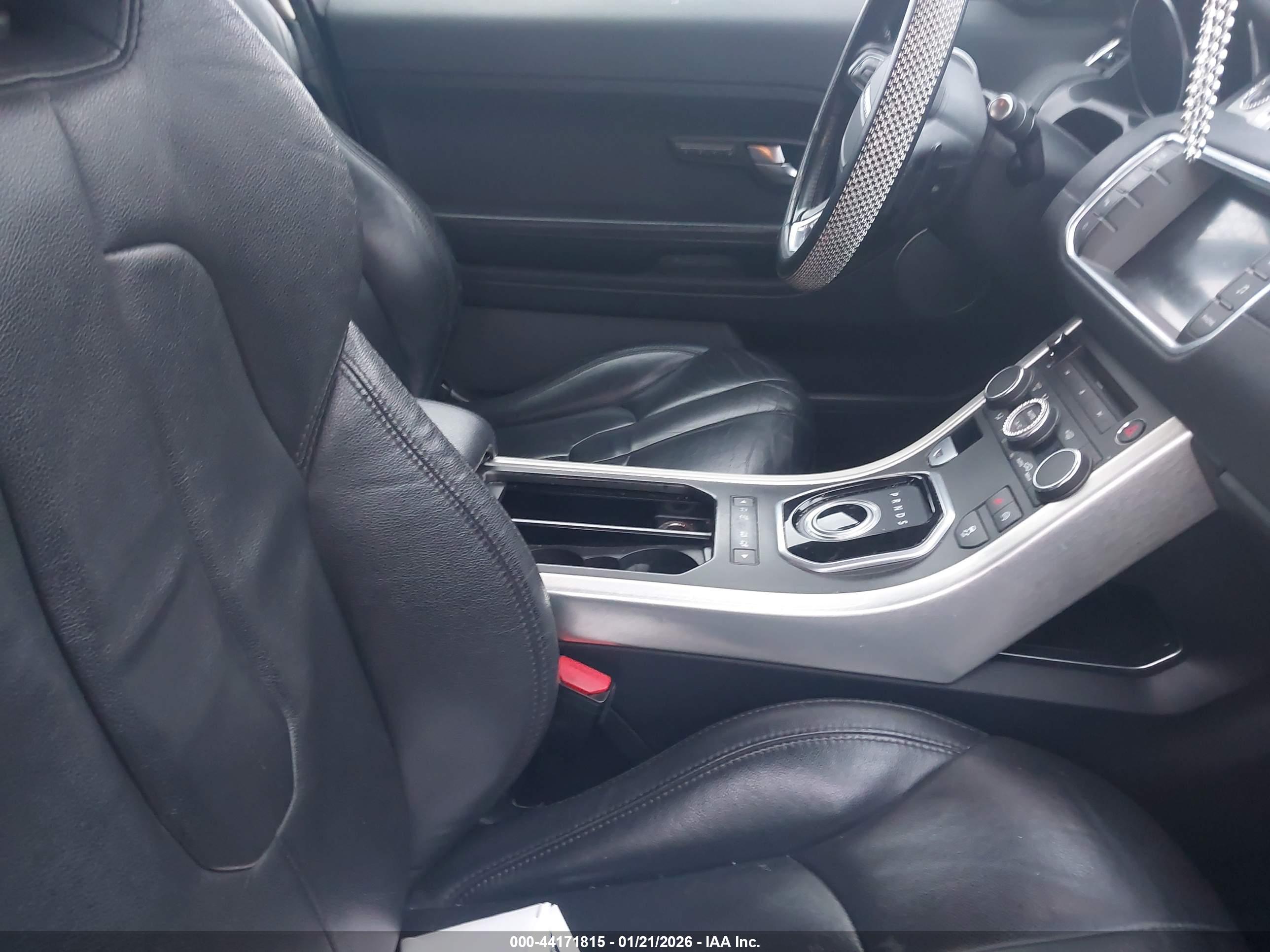 LAND ROVER image 5