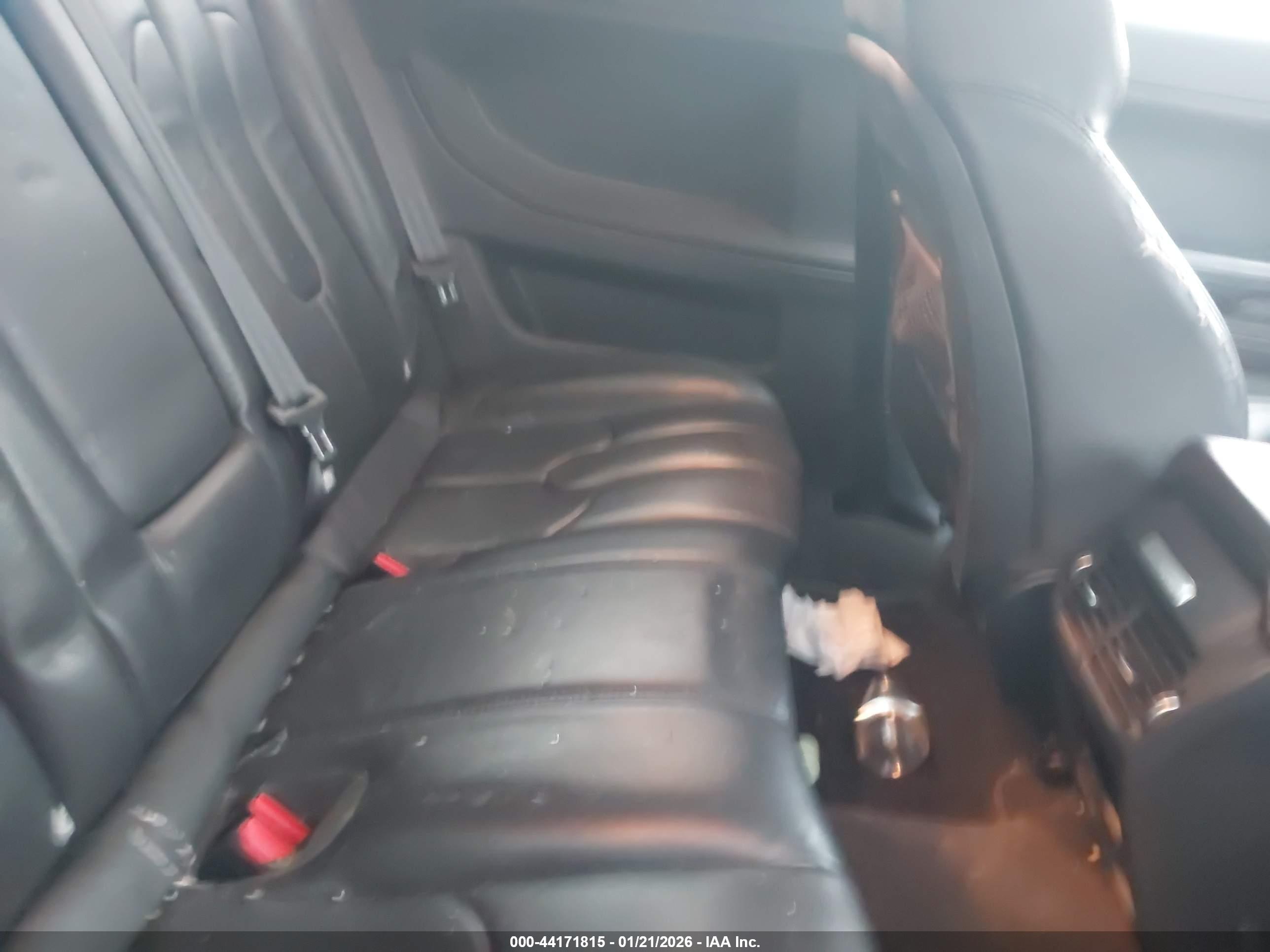 LAND ROVER image 8