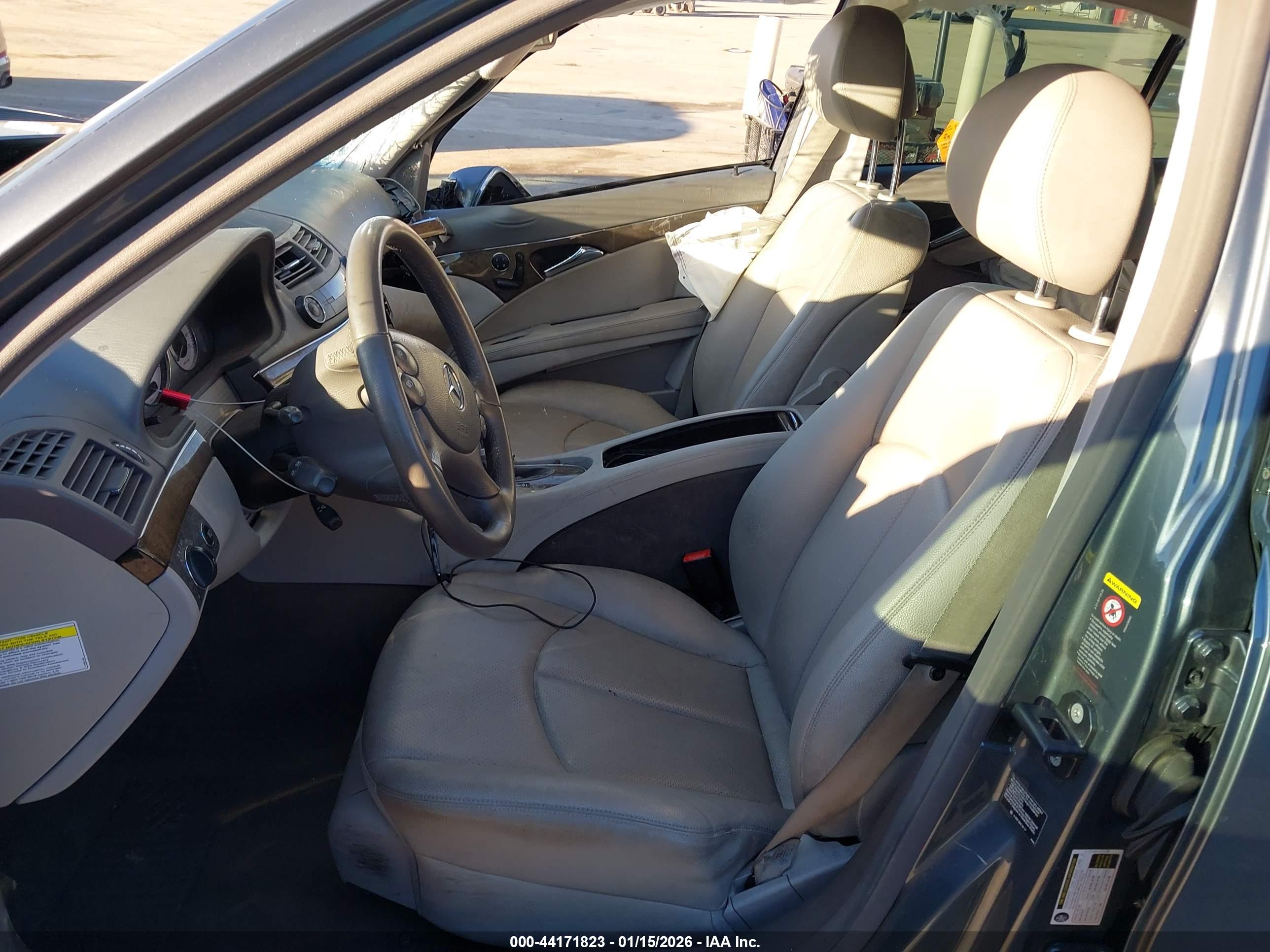 MERCEDES-BENZ E image 5