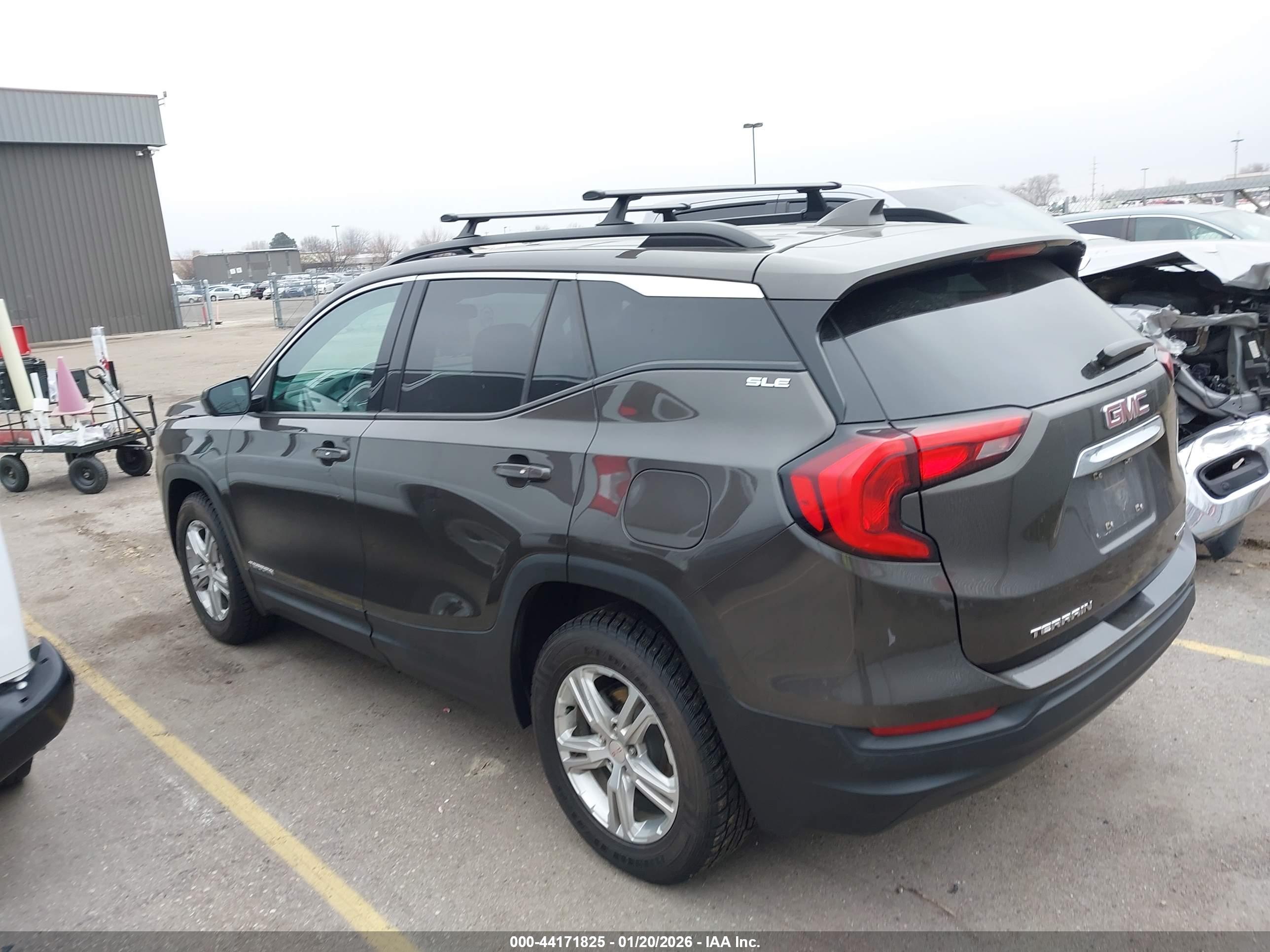 GMC TERRAIN image 3