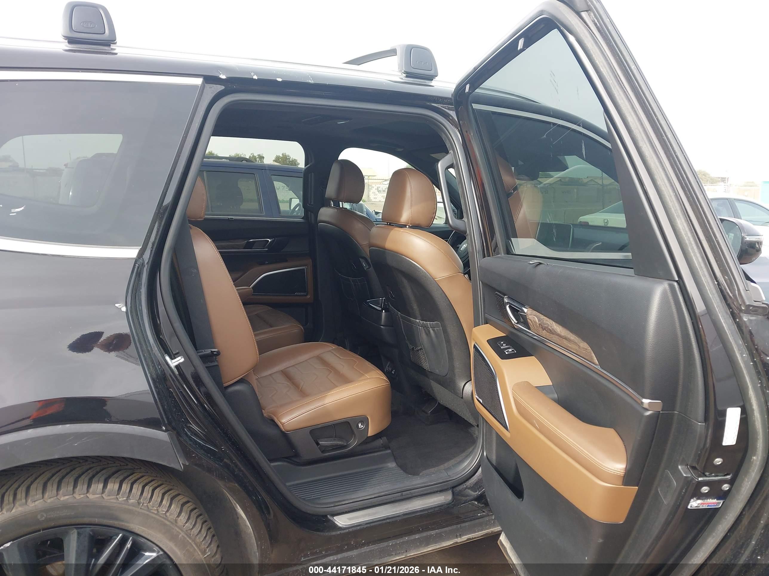 KIA TELLURIDE image 8